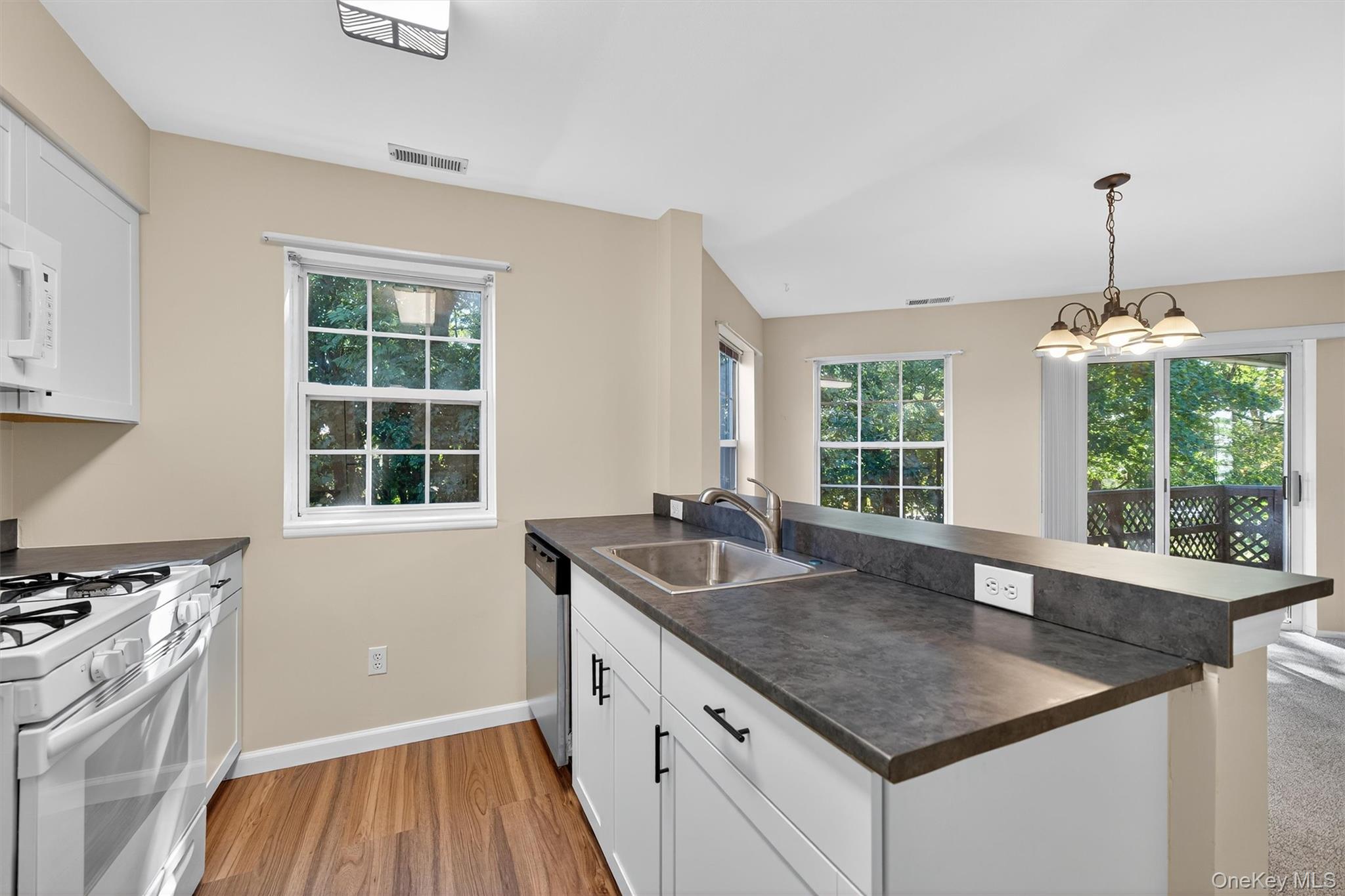 #13 photo, 307 Gazebo Court, New Windsor , NY 12553