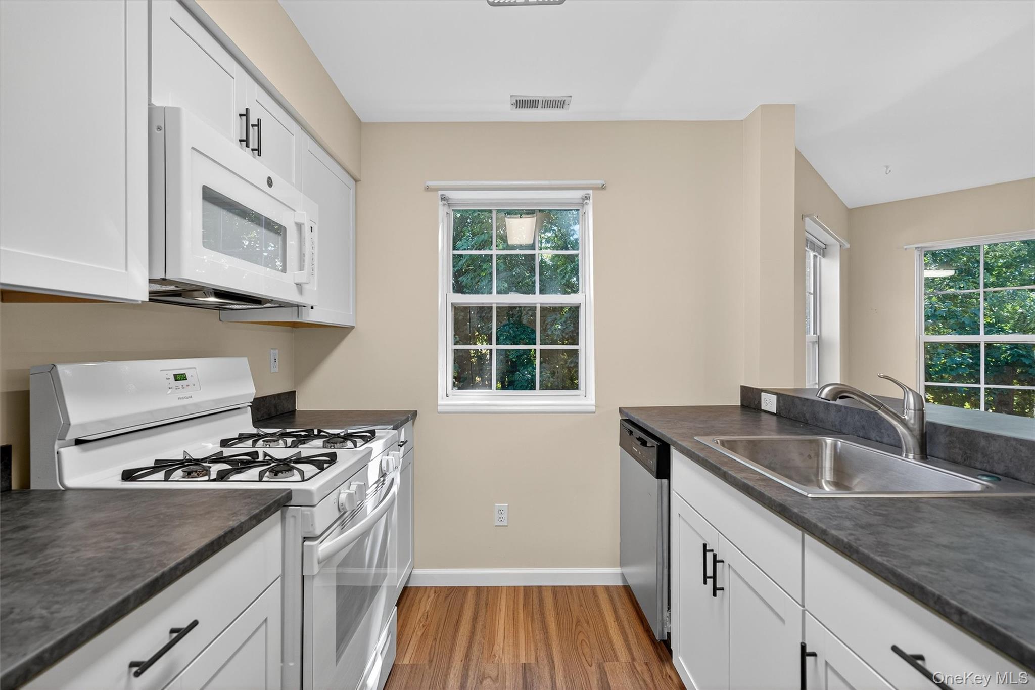 #14 photo, 307 Gazebo Court, New Windsor , NY 12553