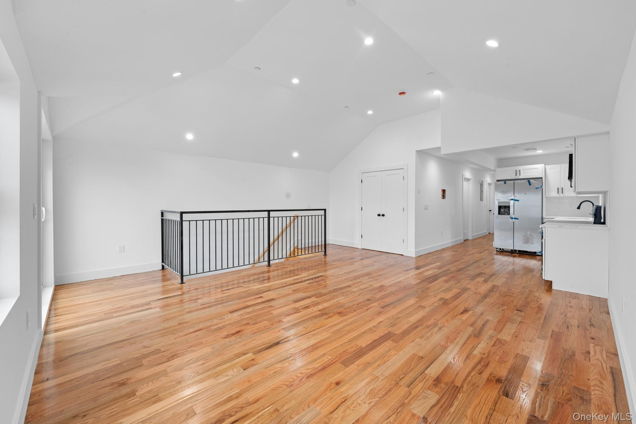 #11 photo, 69-50 Hessler Avenue, クイーンズ区 Arverne , NY 11692