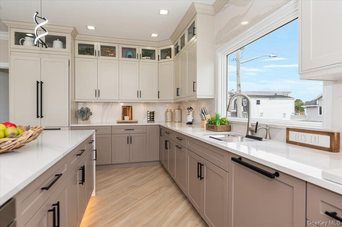 #7 photo, 3695 S Somerset Drive, Seaford , NY 11783