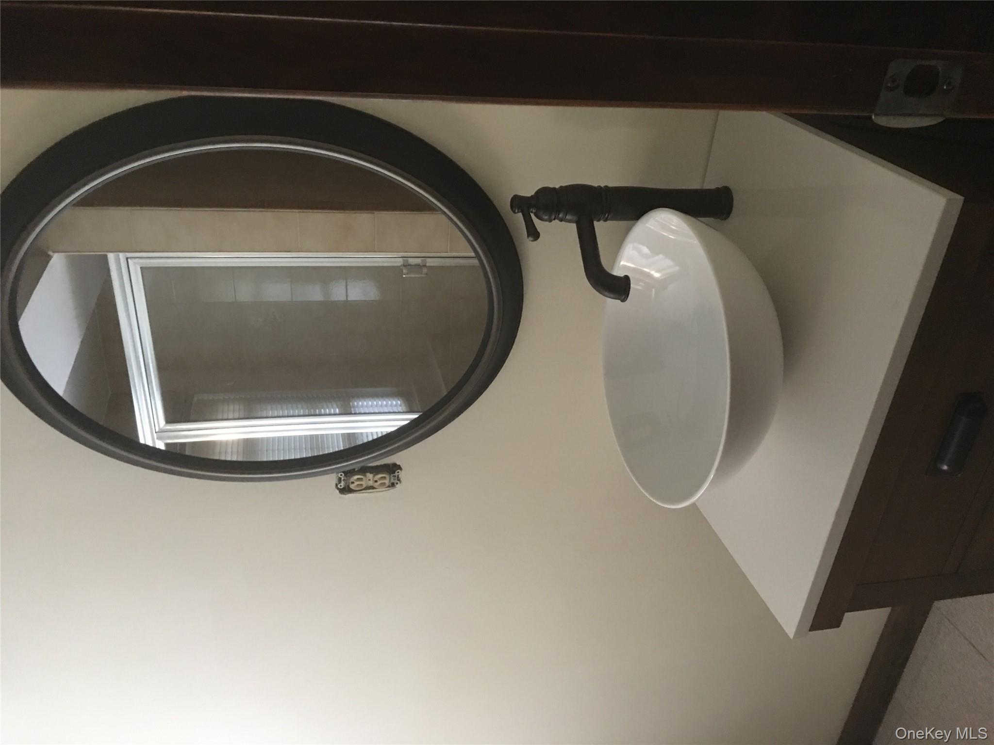 #14 photo, 318 Southwood Circle, Syosset , NY 11791