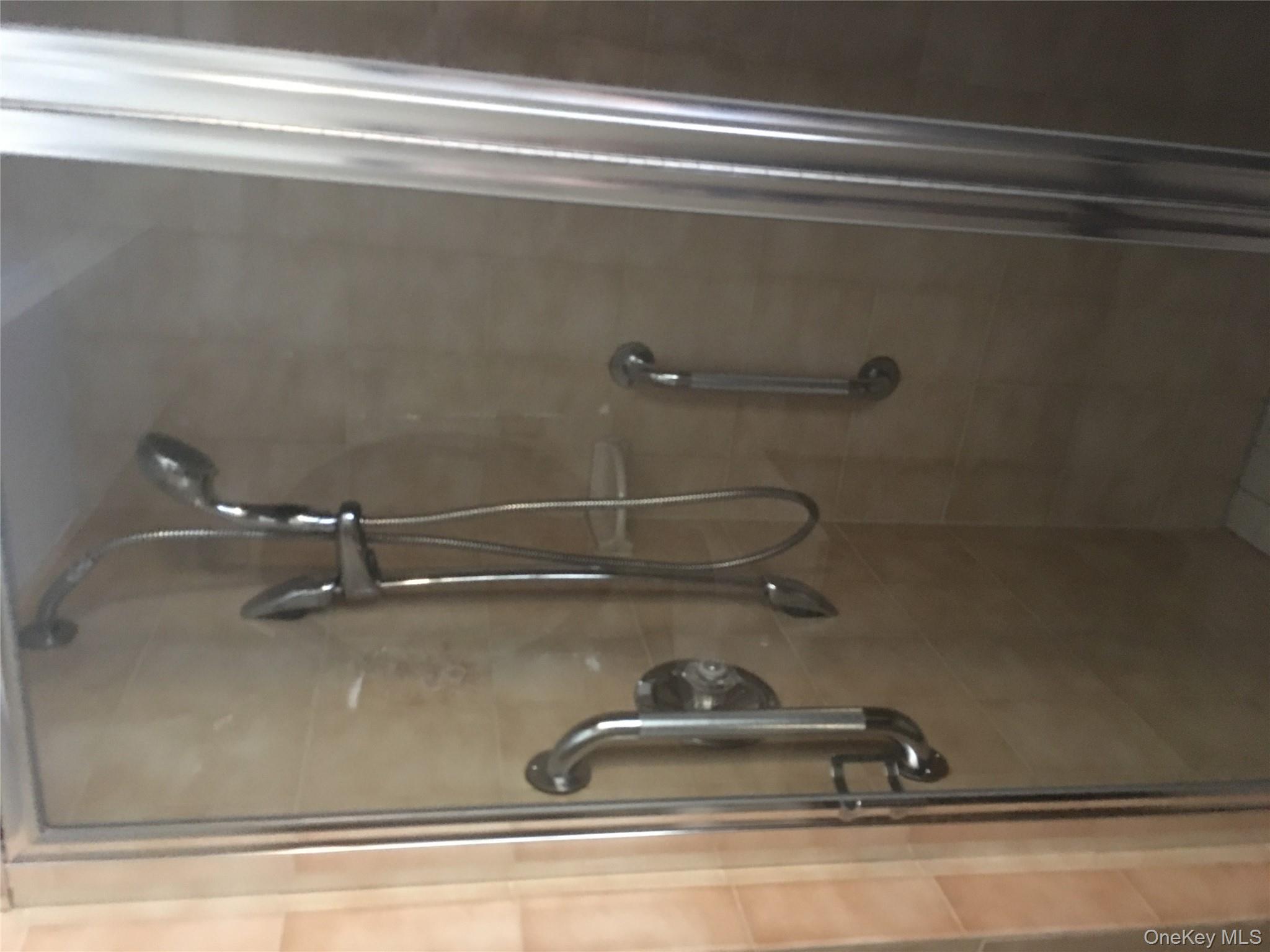 #16 photo, 318 Southwood Circle, Syosset , NY 11791