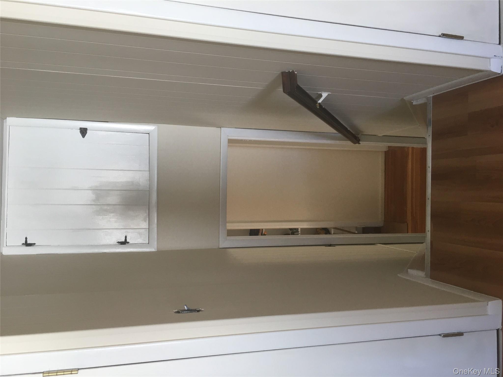 #17 photo, 318 Southwood Circle, Syosset , NY 11791