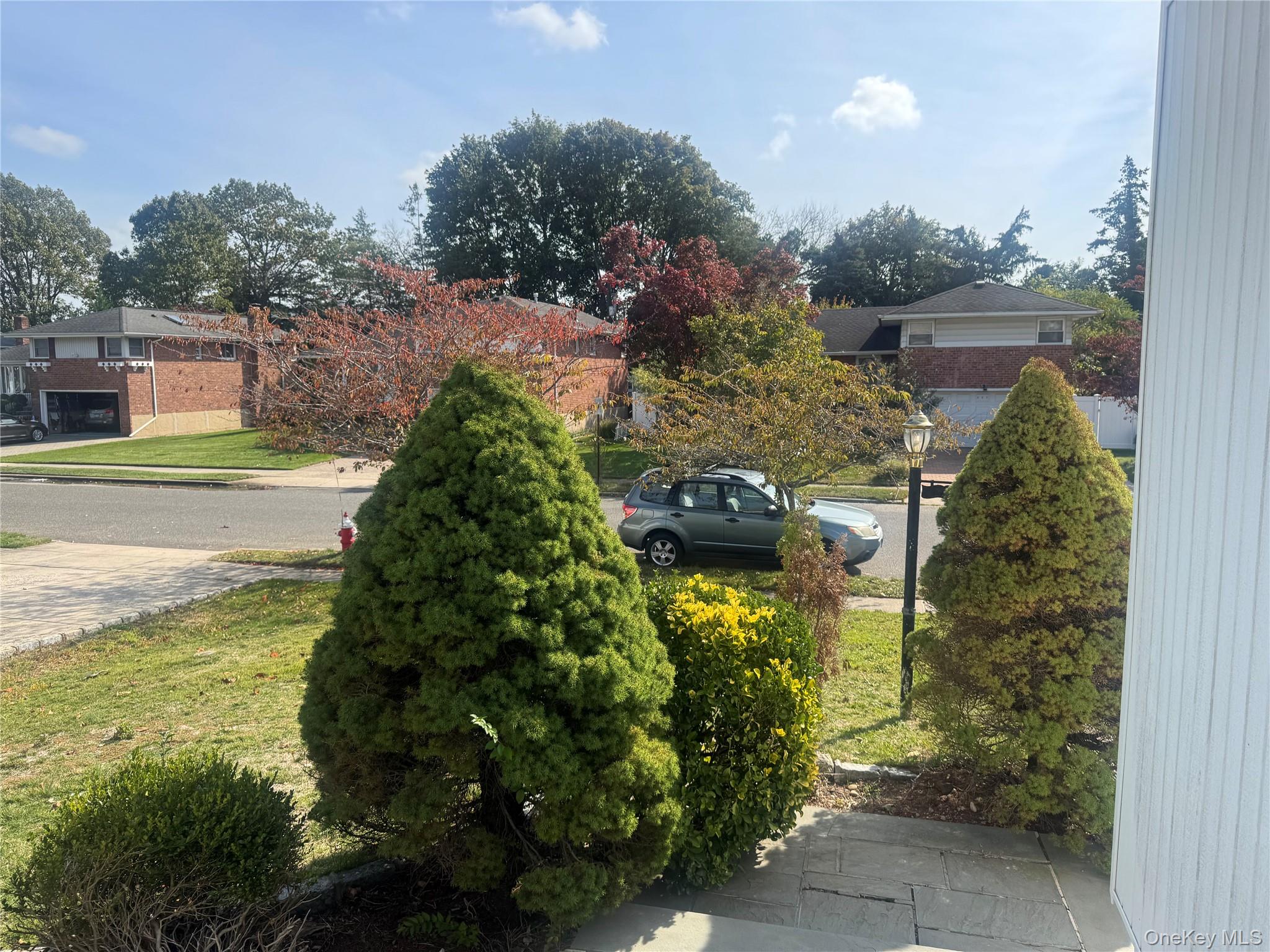 #3 photo, 318 Southwood Circle, Syosset , NY 11791