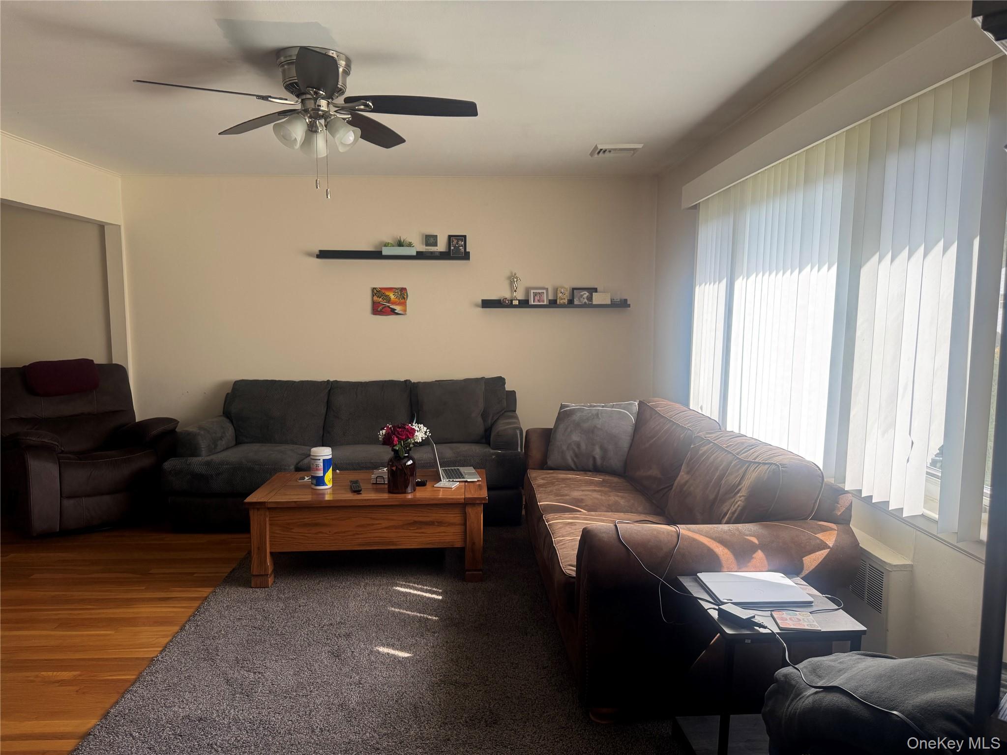 #4 photo, 318 Southwood Circle, Syosset , NY 11791