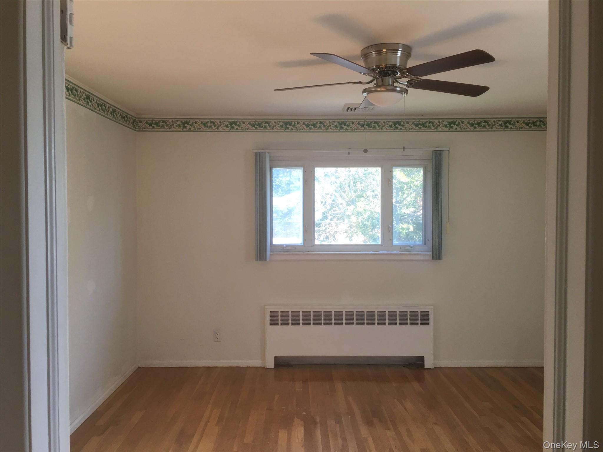 #5 photo, 318 Southwood Circle, Syosset , NY 11791