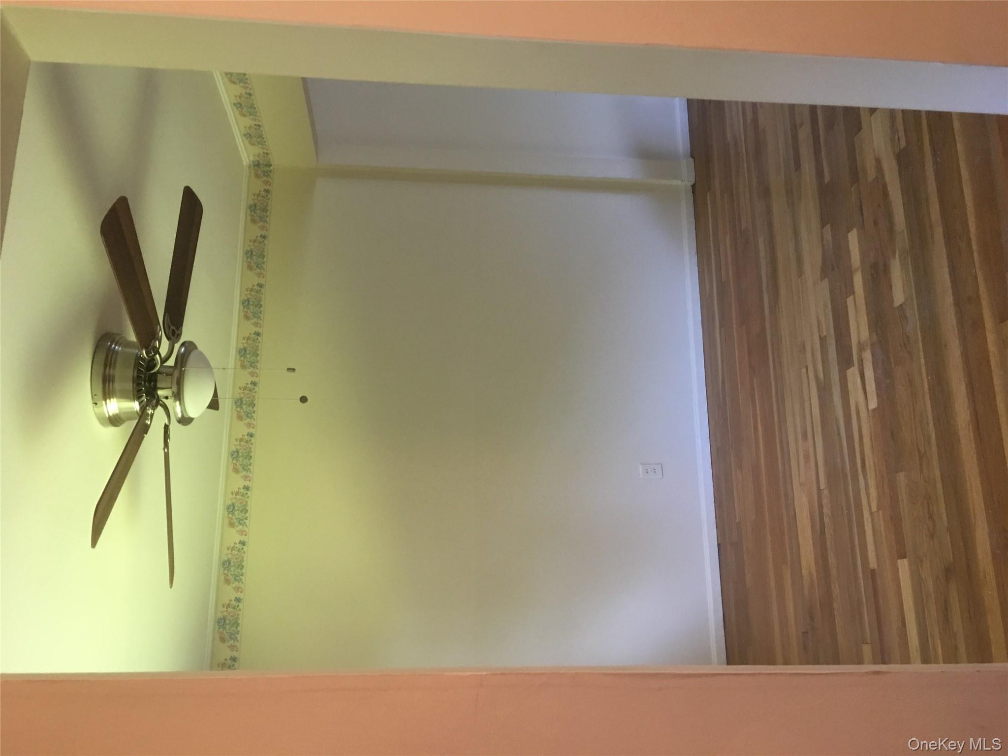 #6 photo, 318 Southwood Circle, Syosset , NY 11791