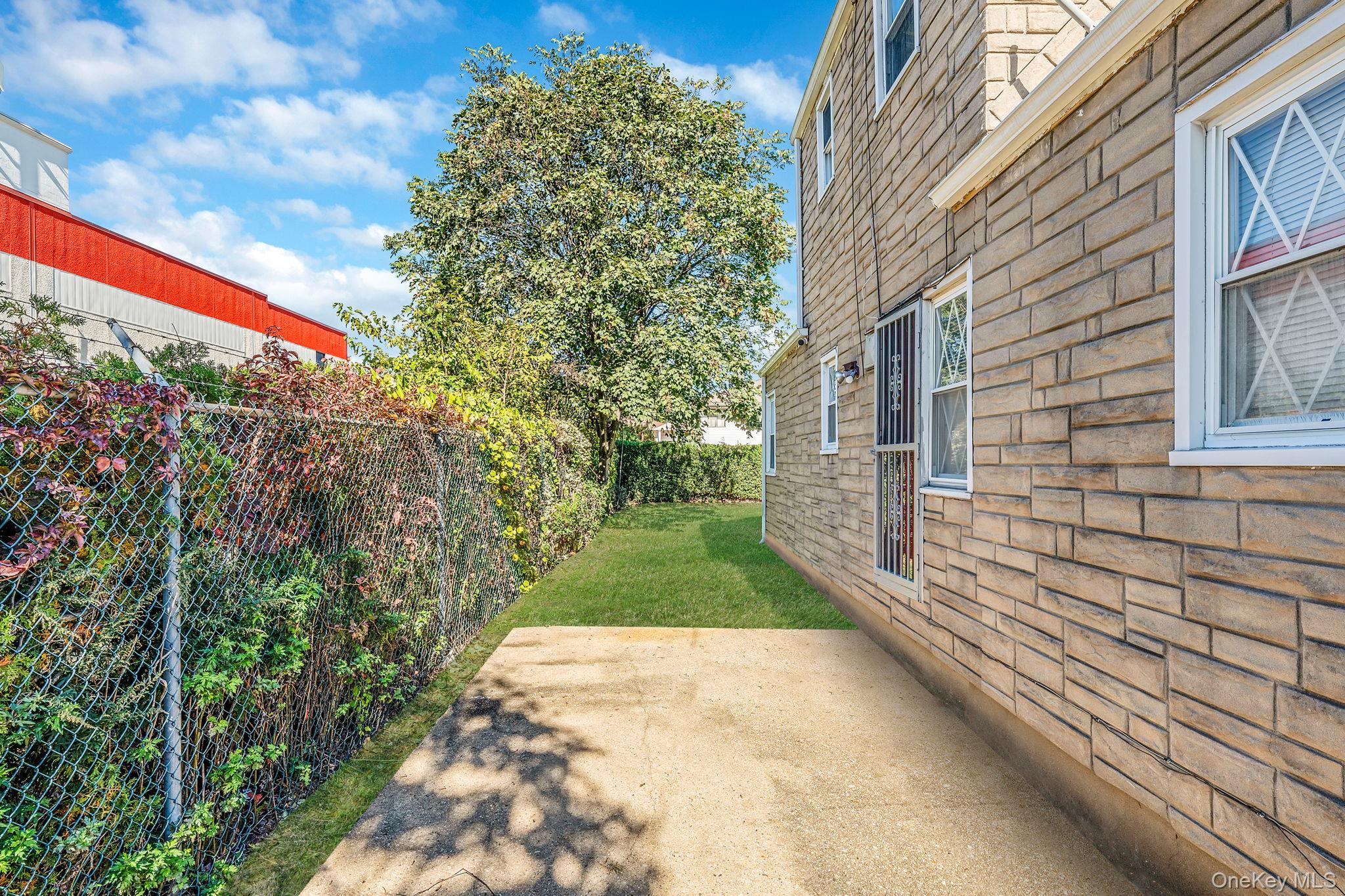 #18 photo, 221 Alabama Avenue, ナッソー郡 Hempstead , NY 11550