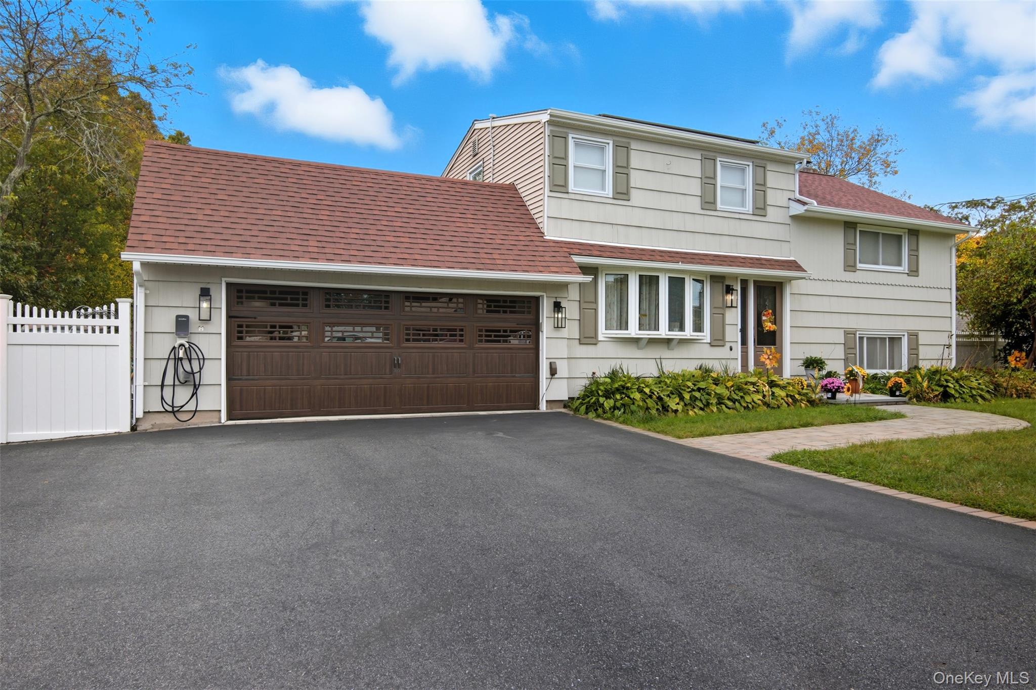 #1 photo, 264 Amityville Street, سوفولك Islip Terrace , NY 11752