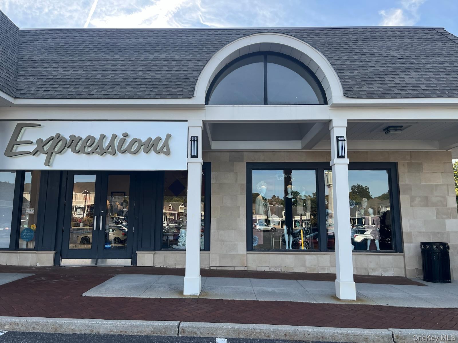 #1 photo, 8285 Jericho Turnpike, ナッソー郡 Woodbury , NY 11797