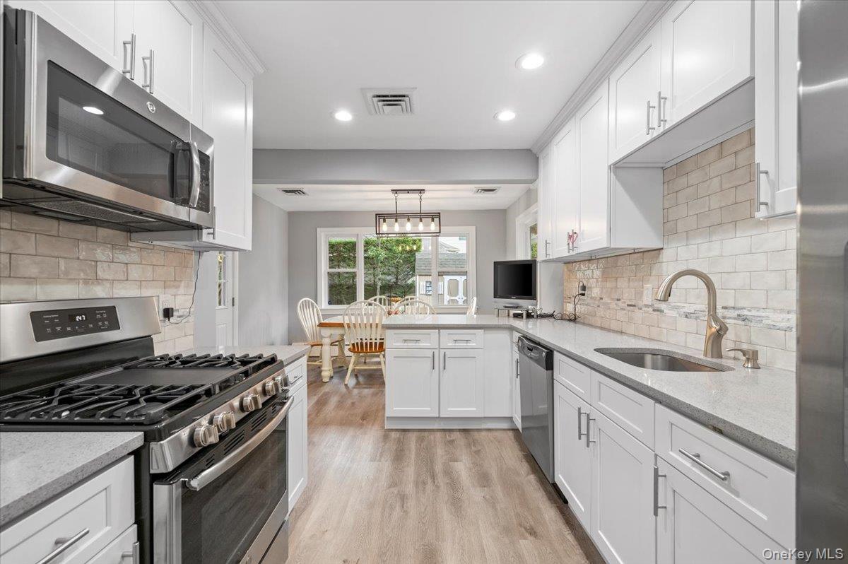 #12 photo, 1109 Round Swamp Road, 长岛 贝斯佩奇 Old Bethpage , NY 11804