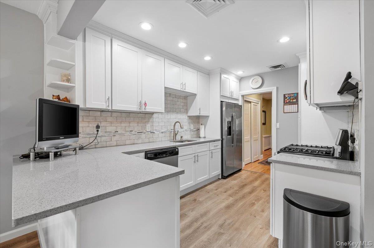 #14 photo, 1109 Round Swamp Road, 长岛 贝斯佩奇 Old Bethpage , NY 11804