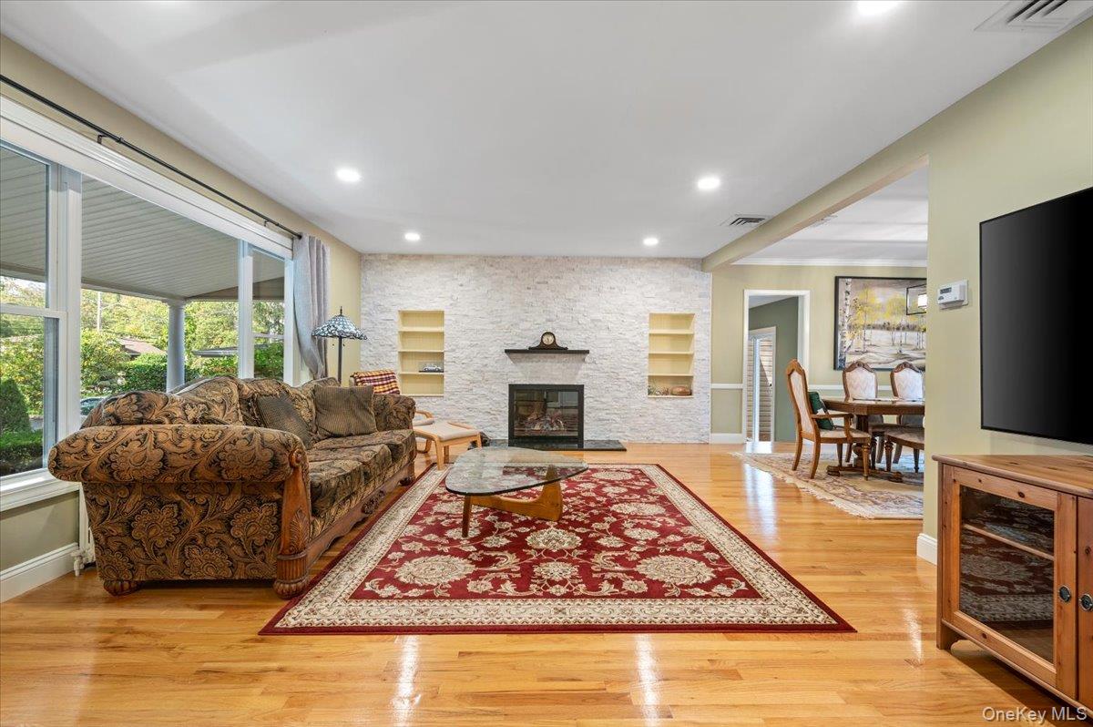 #8 photo, 1109 Round Swamp Road, 长岛 贝斯佩奇 Old Bethpage , NY 11804