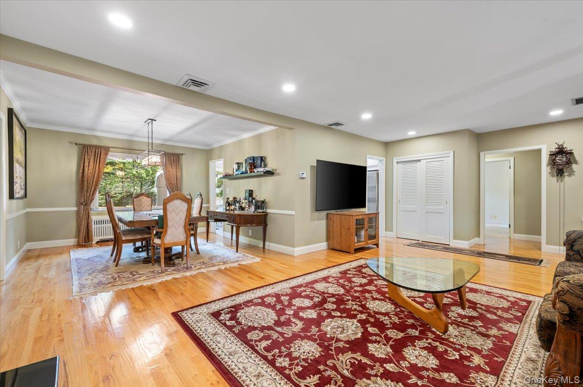 #9 photo, 1109 Round Swamp Road, 长岛 贝斯佩奇 Old Bethpage , NY 11804