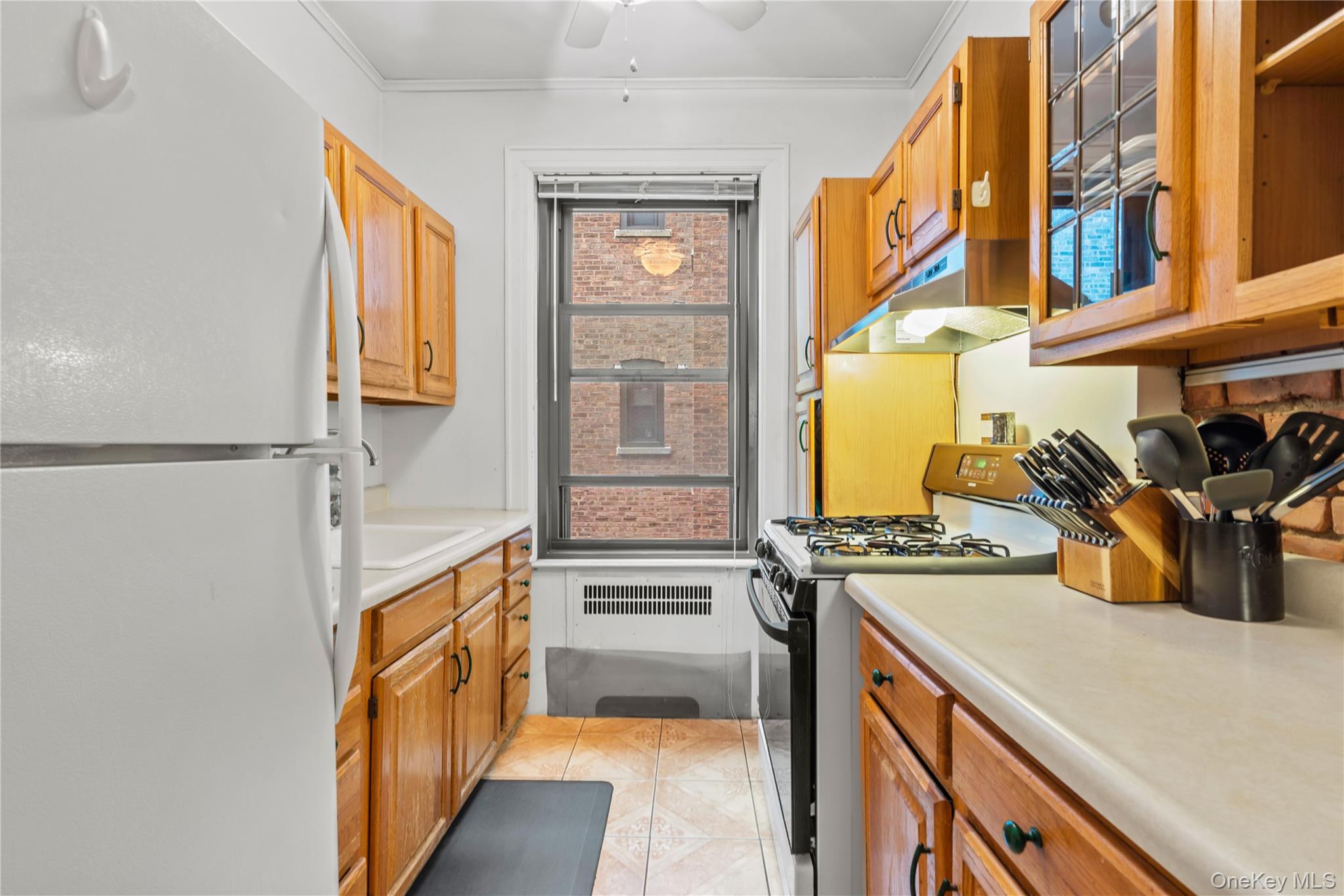 #4 photo, 76-66 Austin Street, クイーンズ区 Forest Hills , NY 11375