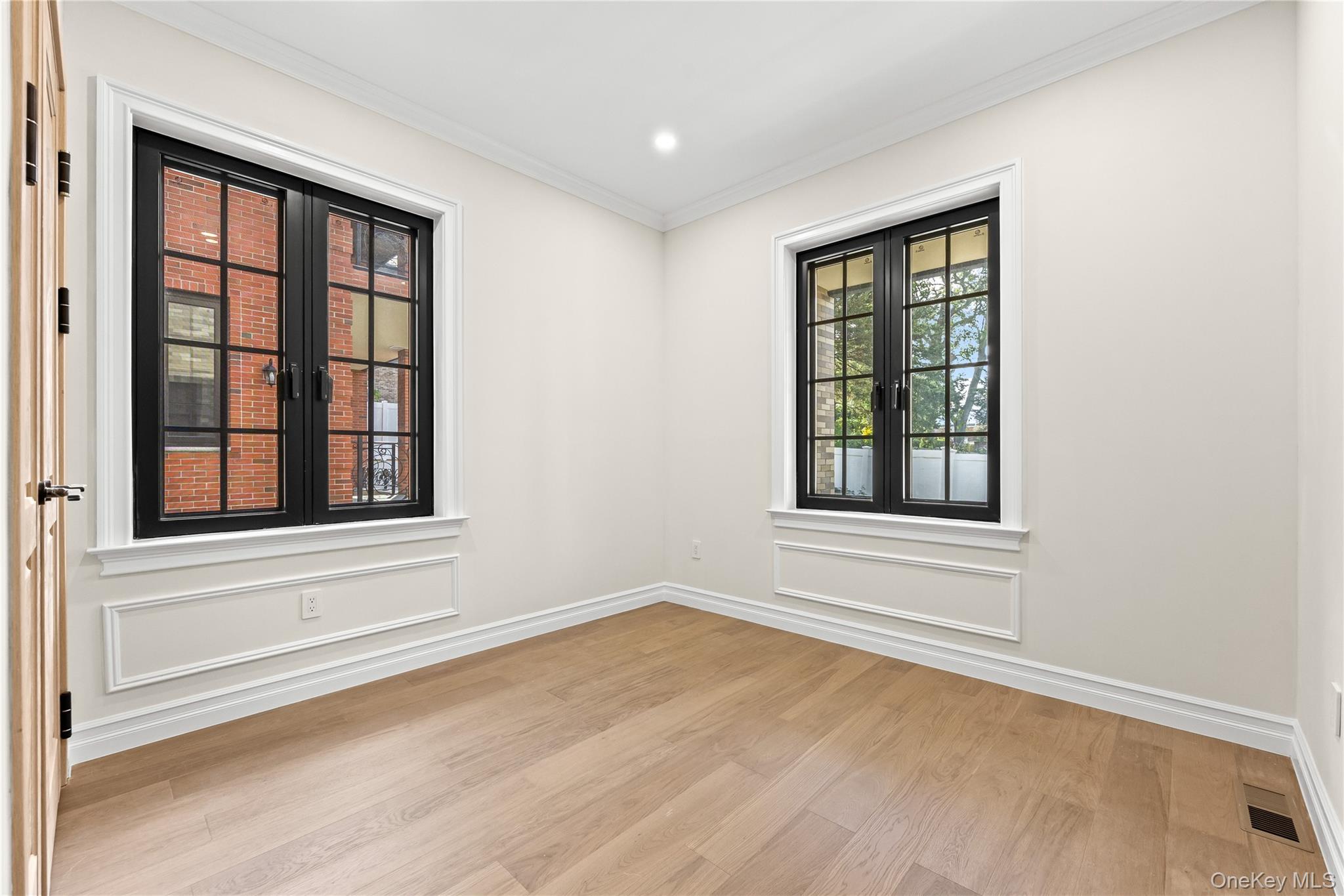 #16 photo, 3522 221st Street, クイーンズ区 Bayside , NY 11361