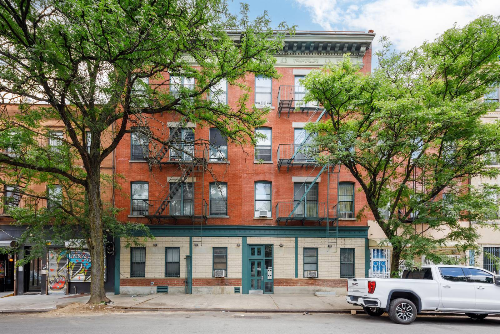 #1 photo, 327 Franklin Avenue, ブルックリン区 Bedford-Stuyvesant , NY 11238