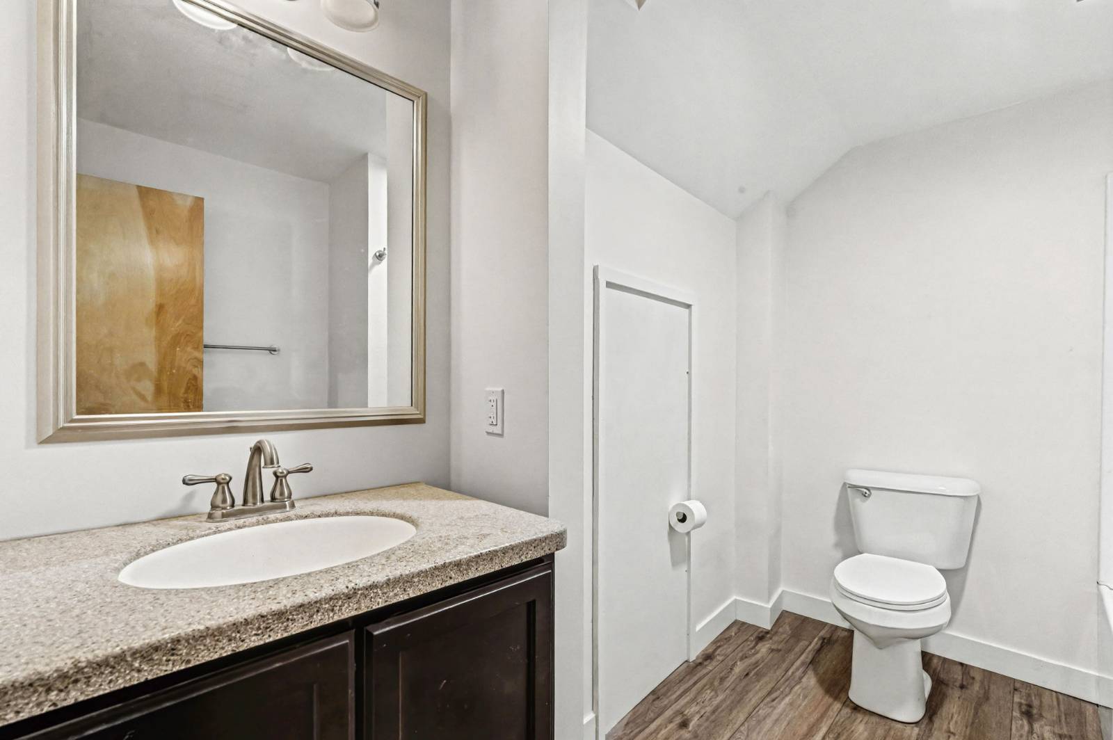 #16 photo, 414 Union Street, #D, Schenectady , NY 12305