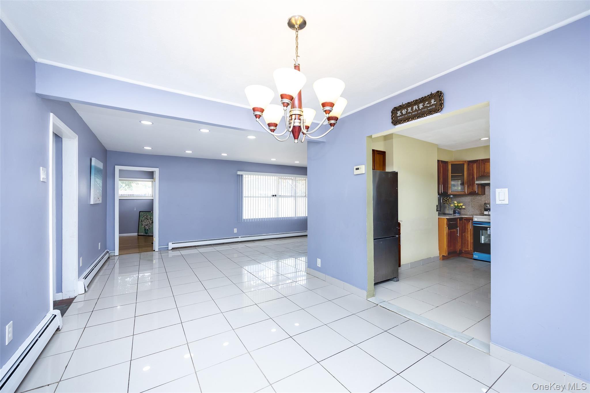 #11 photo, 201 Sprucewood Drive, ナッソー郡 Levittown , NY 11756