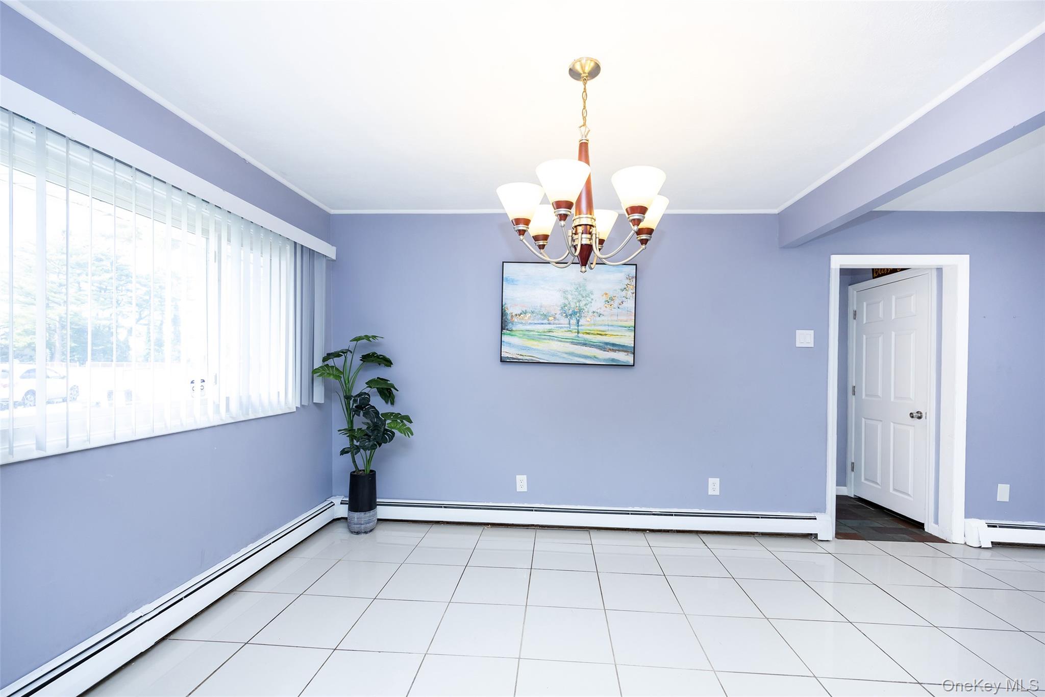 #12 photo, 201 Sprucewood Drive, ナッソー郡 Levittown , NY 11756