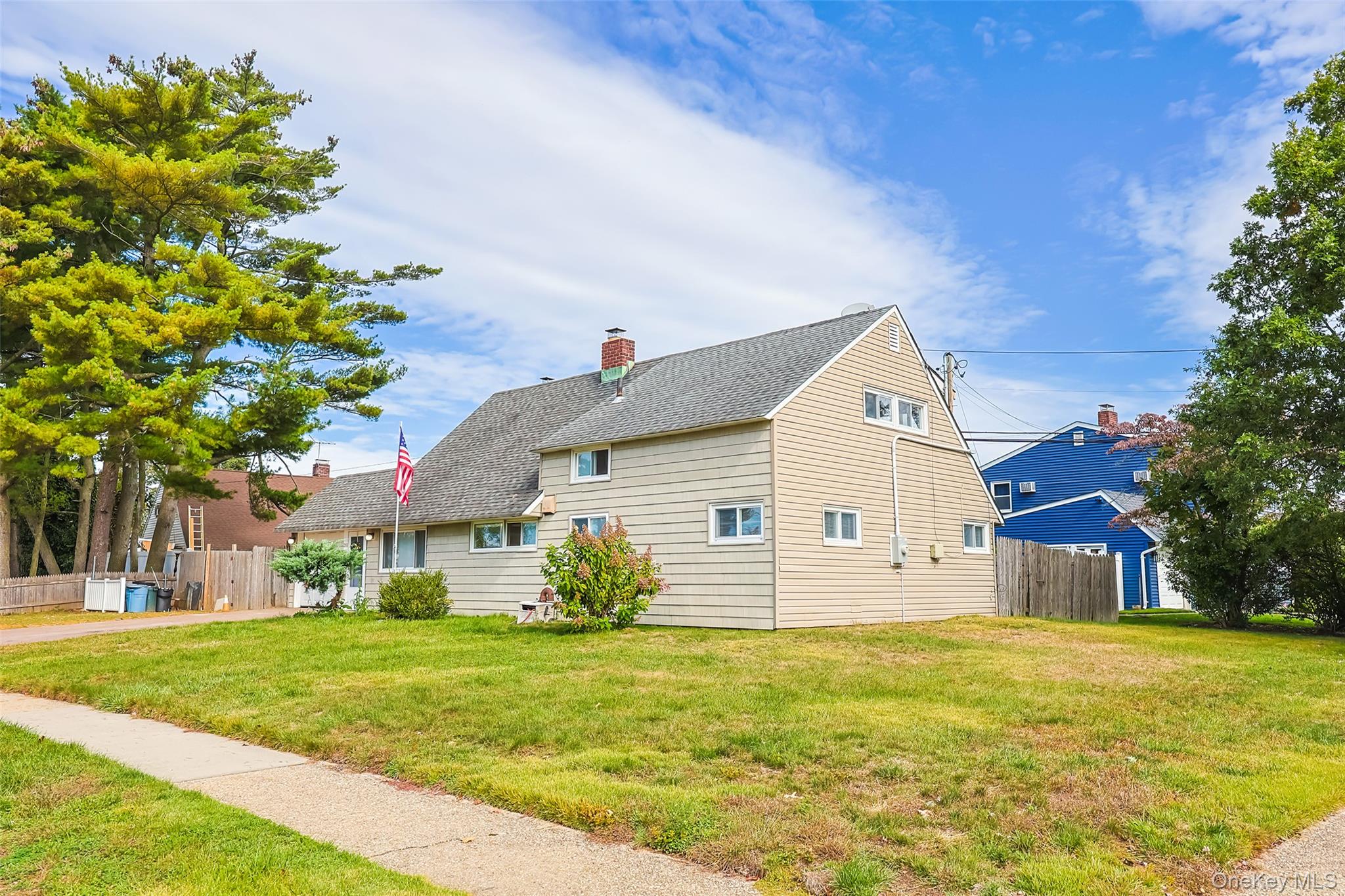 #3 photo, 201 Sprucewood Drive, ナッソー郡 Levittown , NY 11756