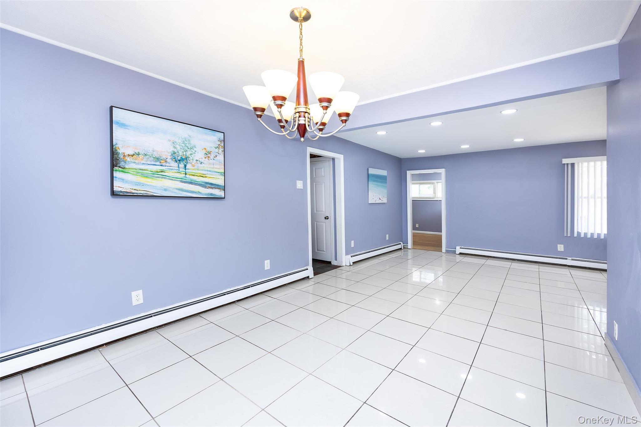 #8 photo, 201 Sprucewood Drive, ナッソー郡 Levittown , NY 11756