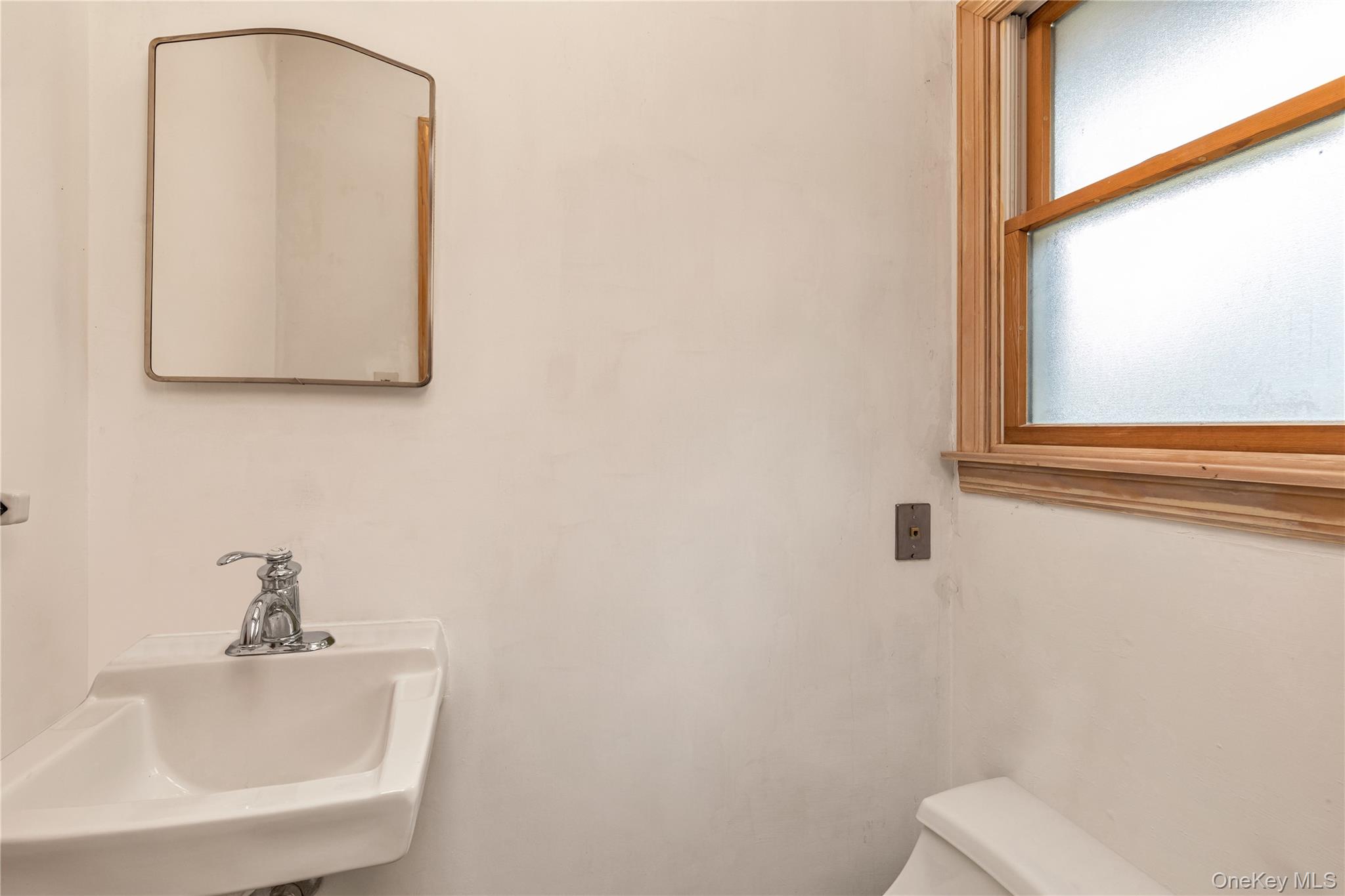 #13 photo, 459 Albany Avenue, サフォーク郡 Lindenhurst , NY 11757