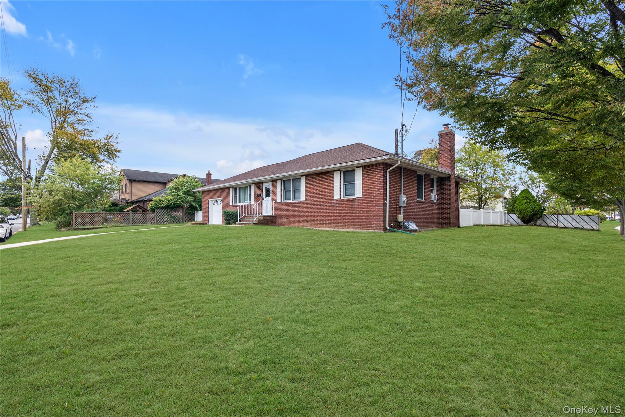 #16 photo, 459 Albany Avenue, サフォーク郡 Lindenhurst , NY 11757