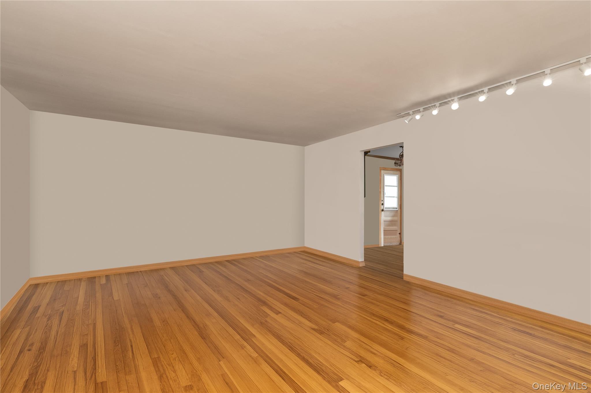 #4 photo, 459 Albany Avenue, サフォーク郡 Lindenhurst , NY 11757