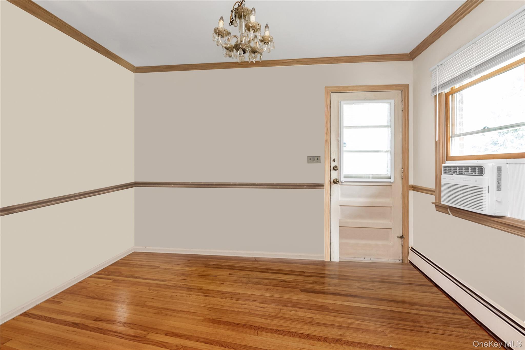 #5 photo, 459 Albany Avenue, サフォーク郡 Lindenhurst , NY 11757