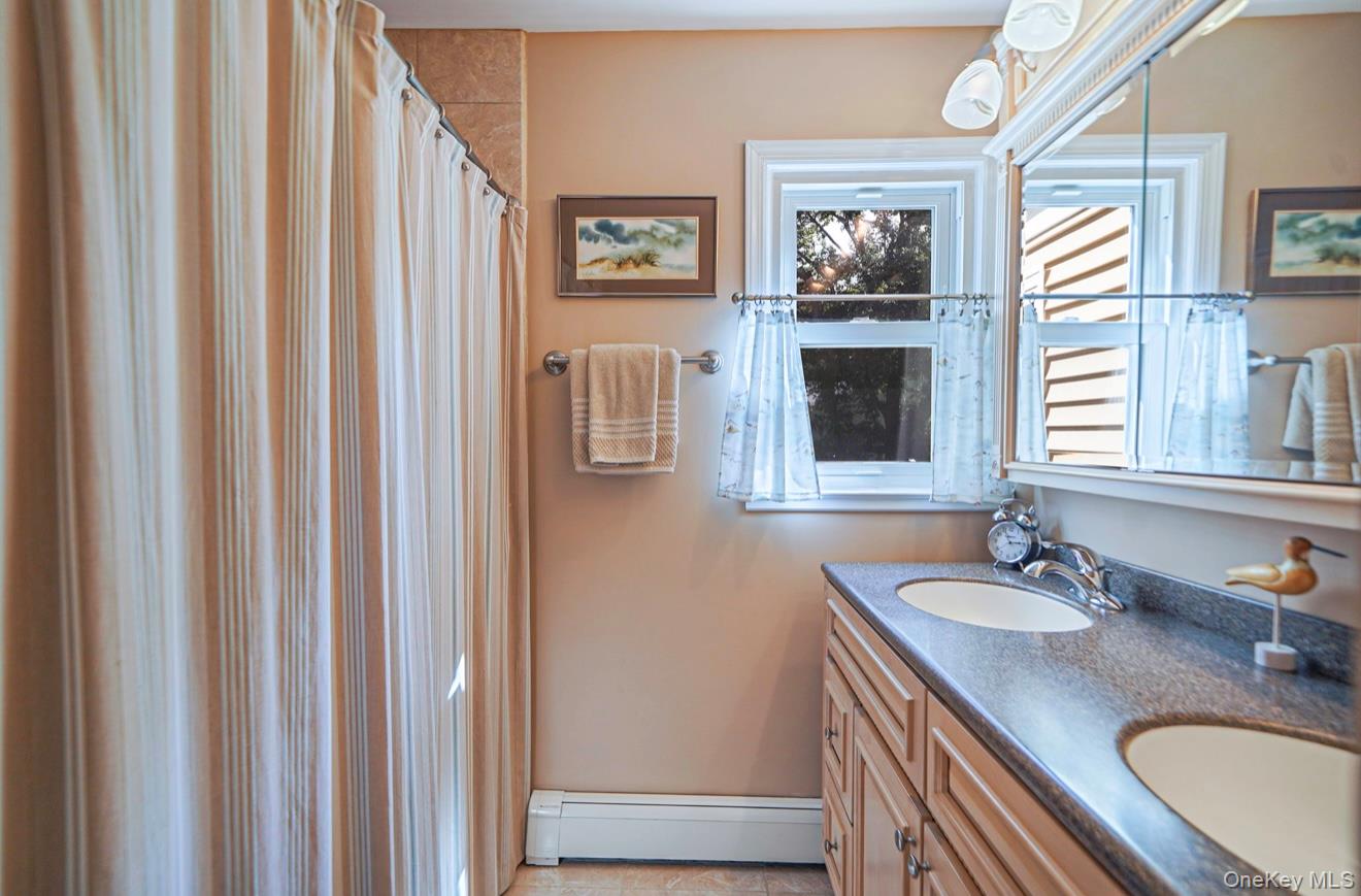 #16 photo, 50 Head Of The Neck Road, サフォーク郡 Bellport , NY 11713