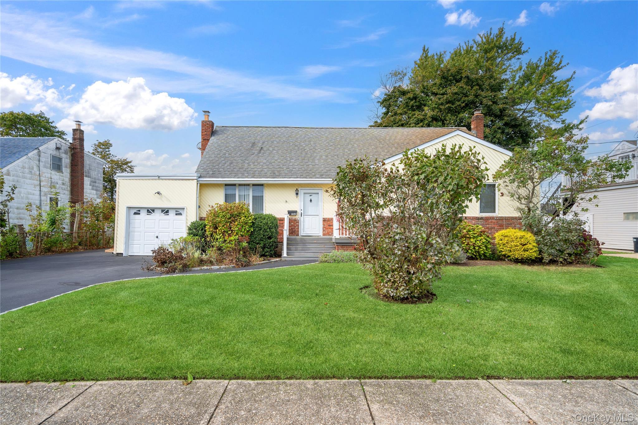 #1 photo, 562 Alwick Avenue, West Islip , NY 11795