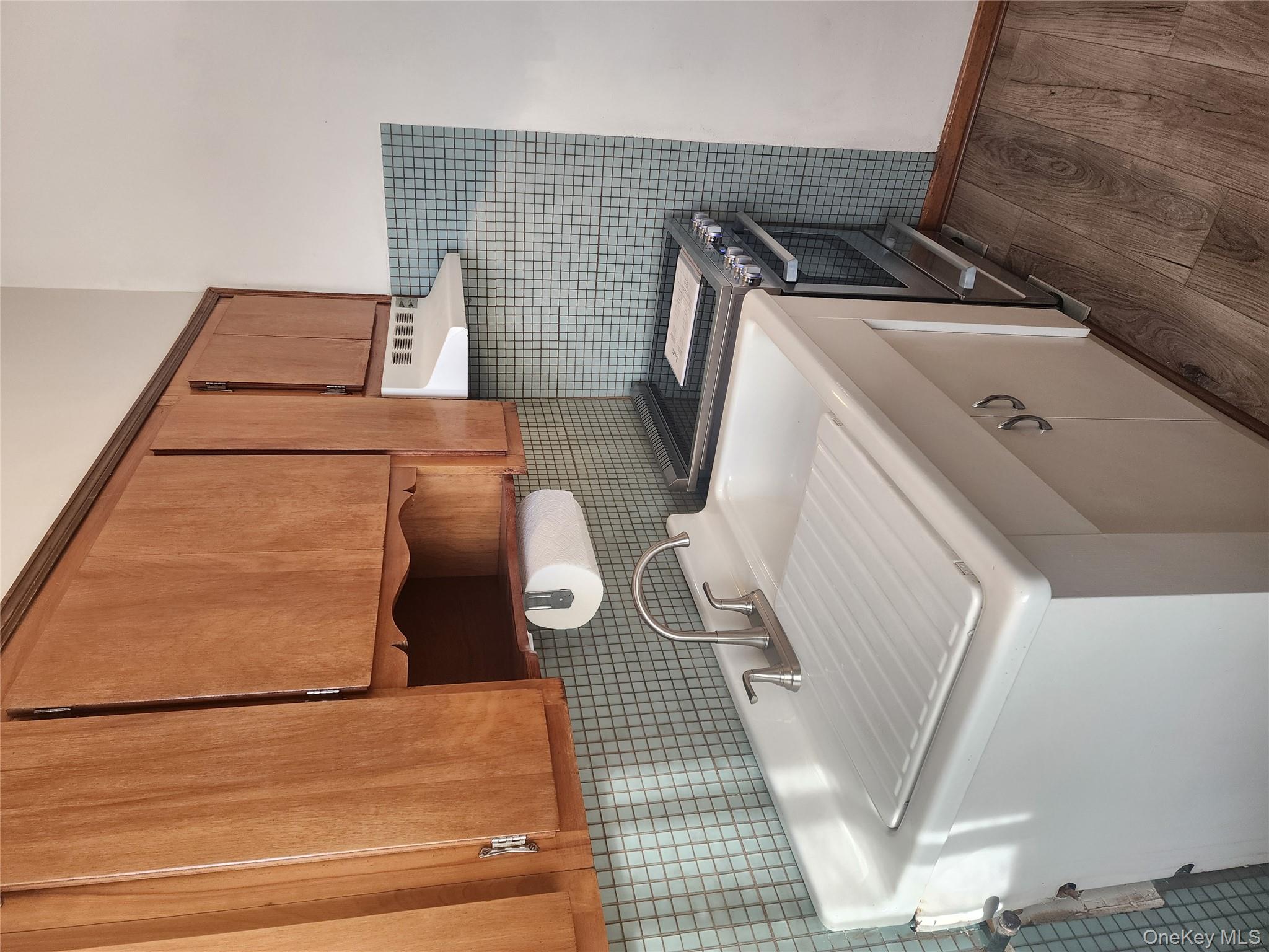 #2 photo, 229 Monitor Street, Brooklyn , NY 11222