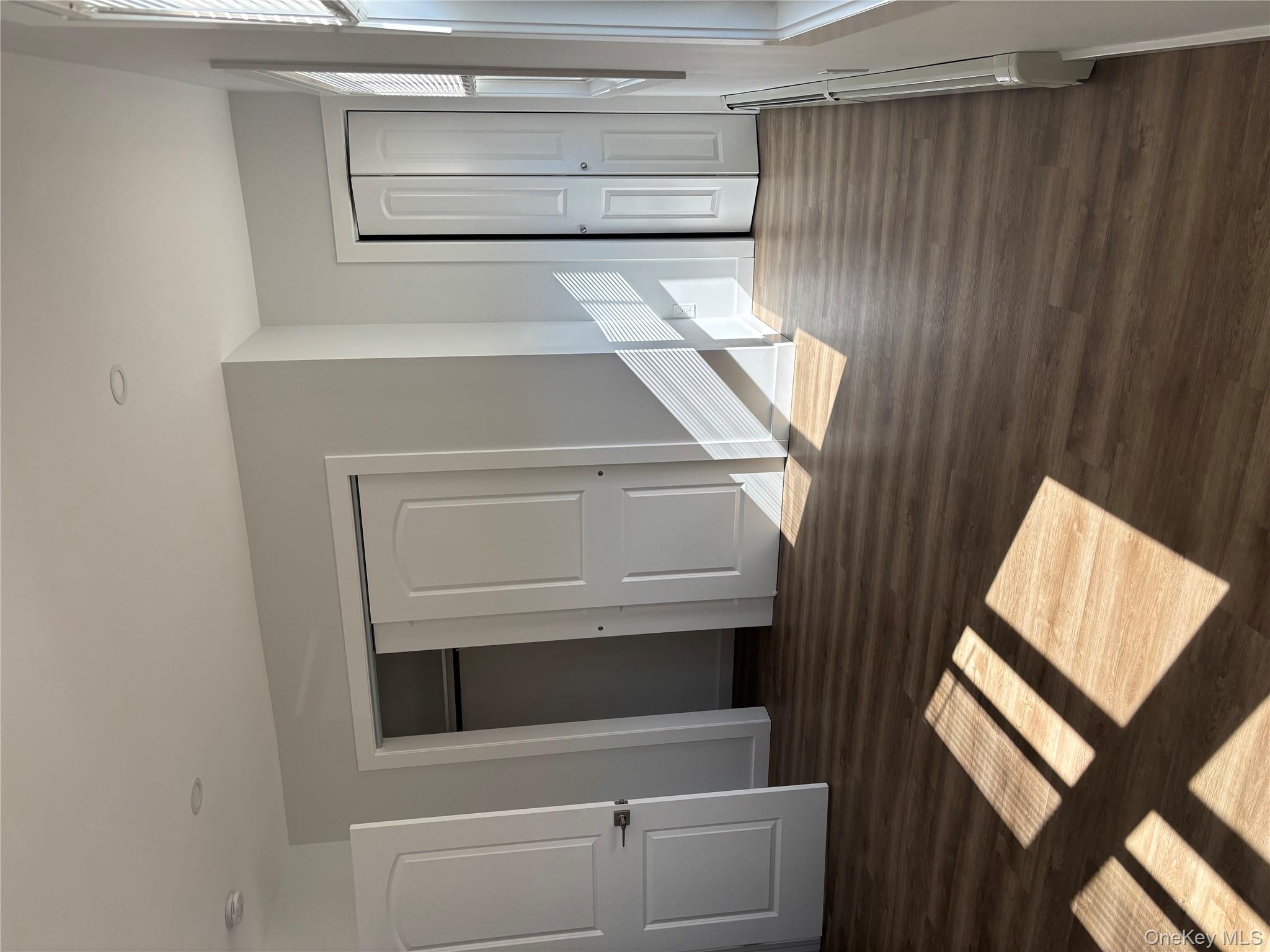 #4 photo, 276 W Nicholai Street, ナッソー郡 Hicksville , NY 11801