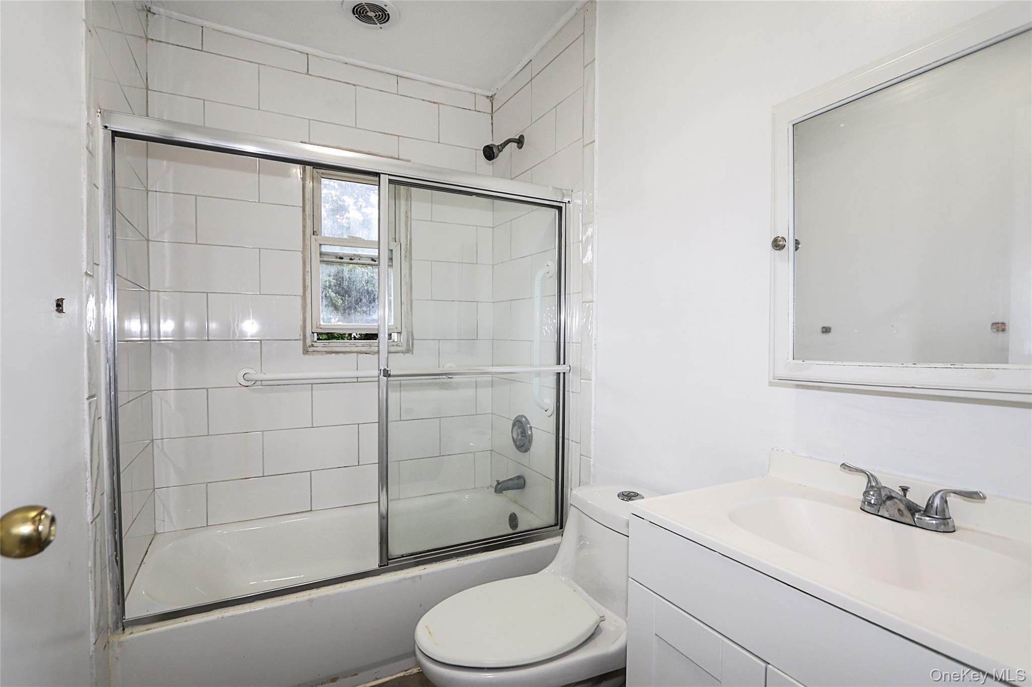 #15 photo, 33 Cherry Lane, Carle Place , NY 11514