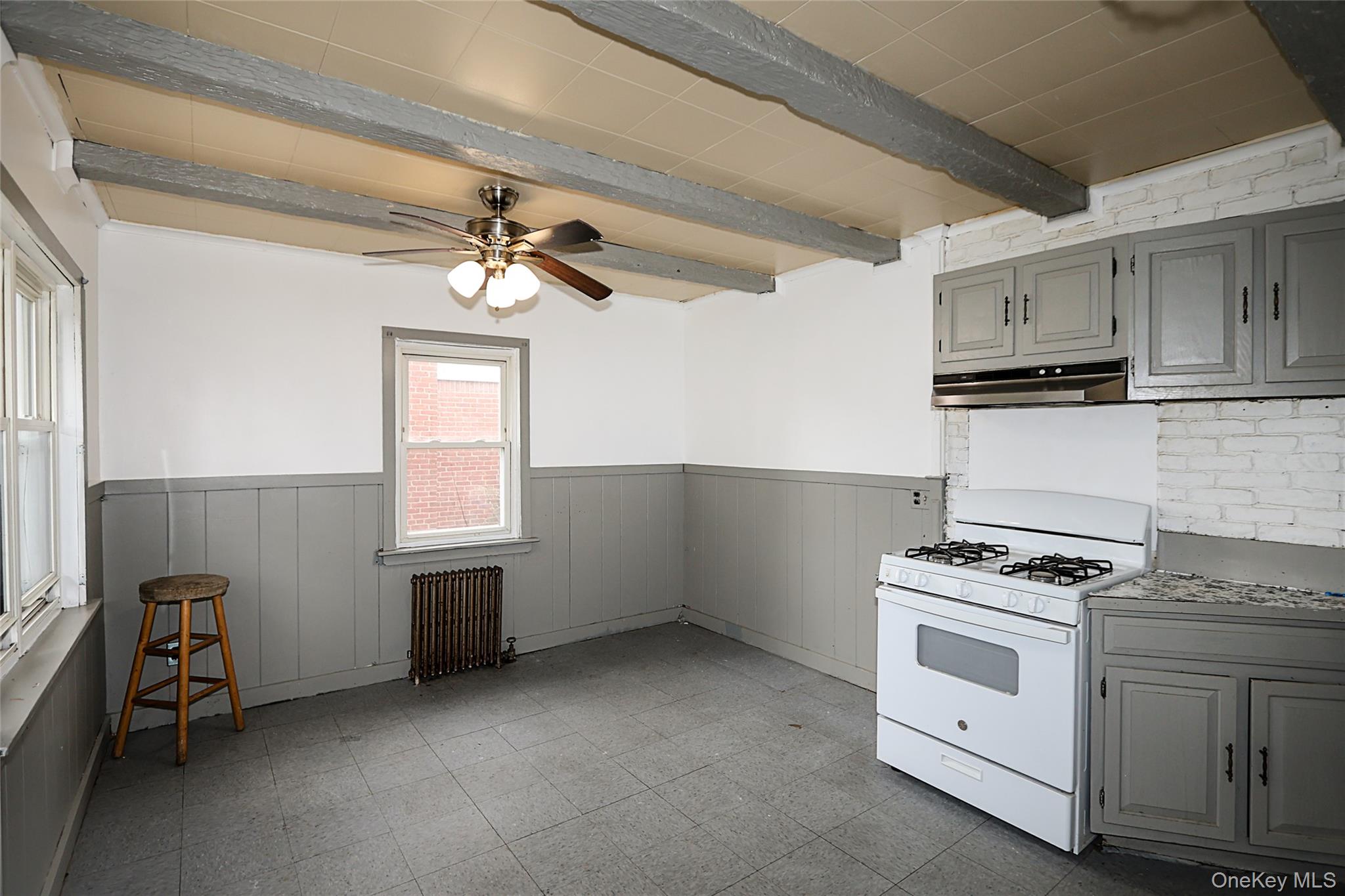 #5 photo, 33 Cherry Lane, Carle Place , NY 11514