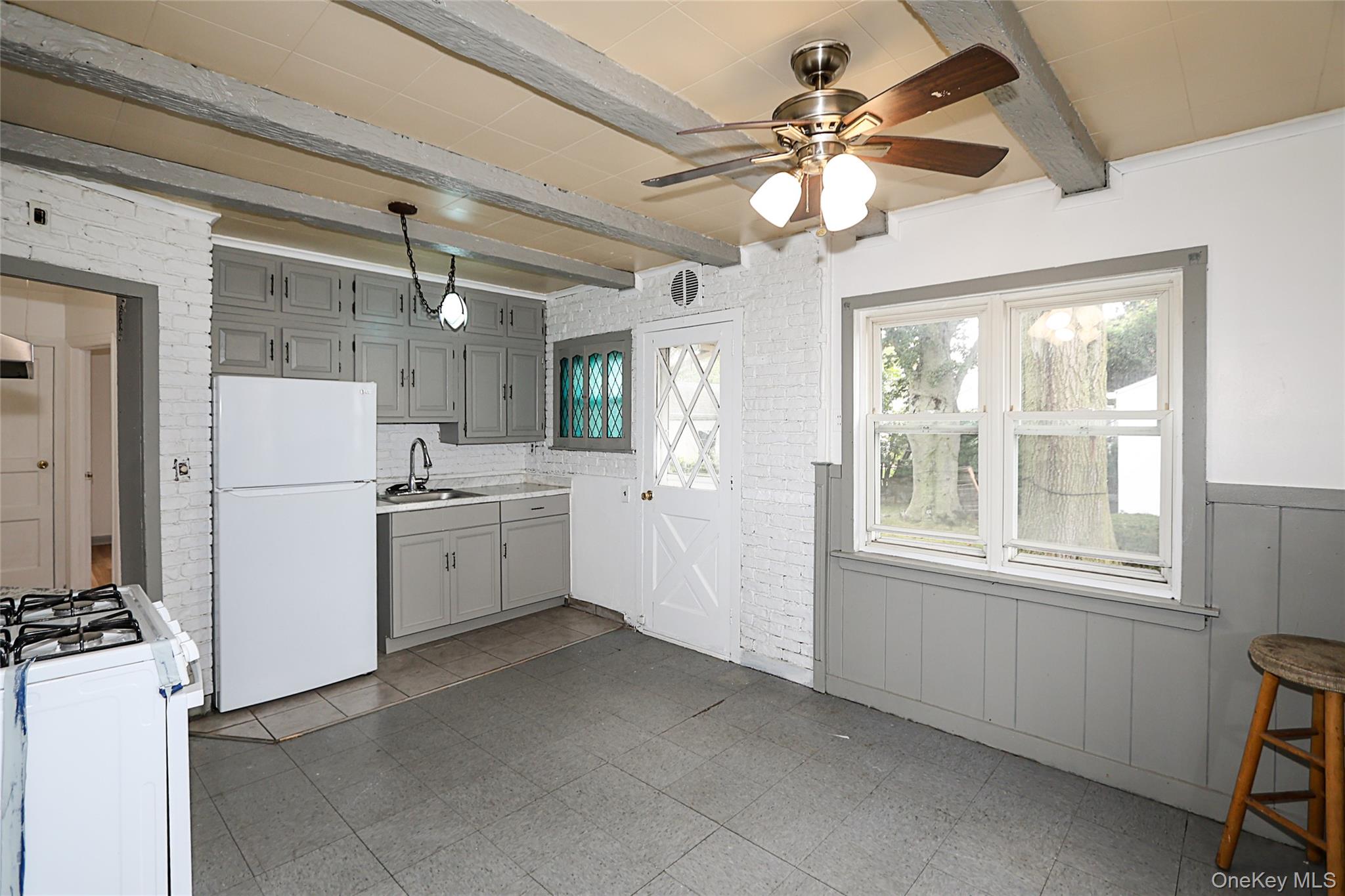 #6 photo, 33 Cherry Lane, Carle Place , NY 11514