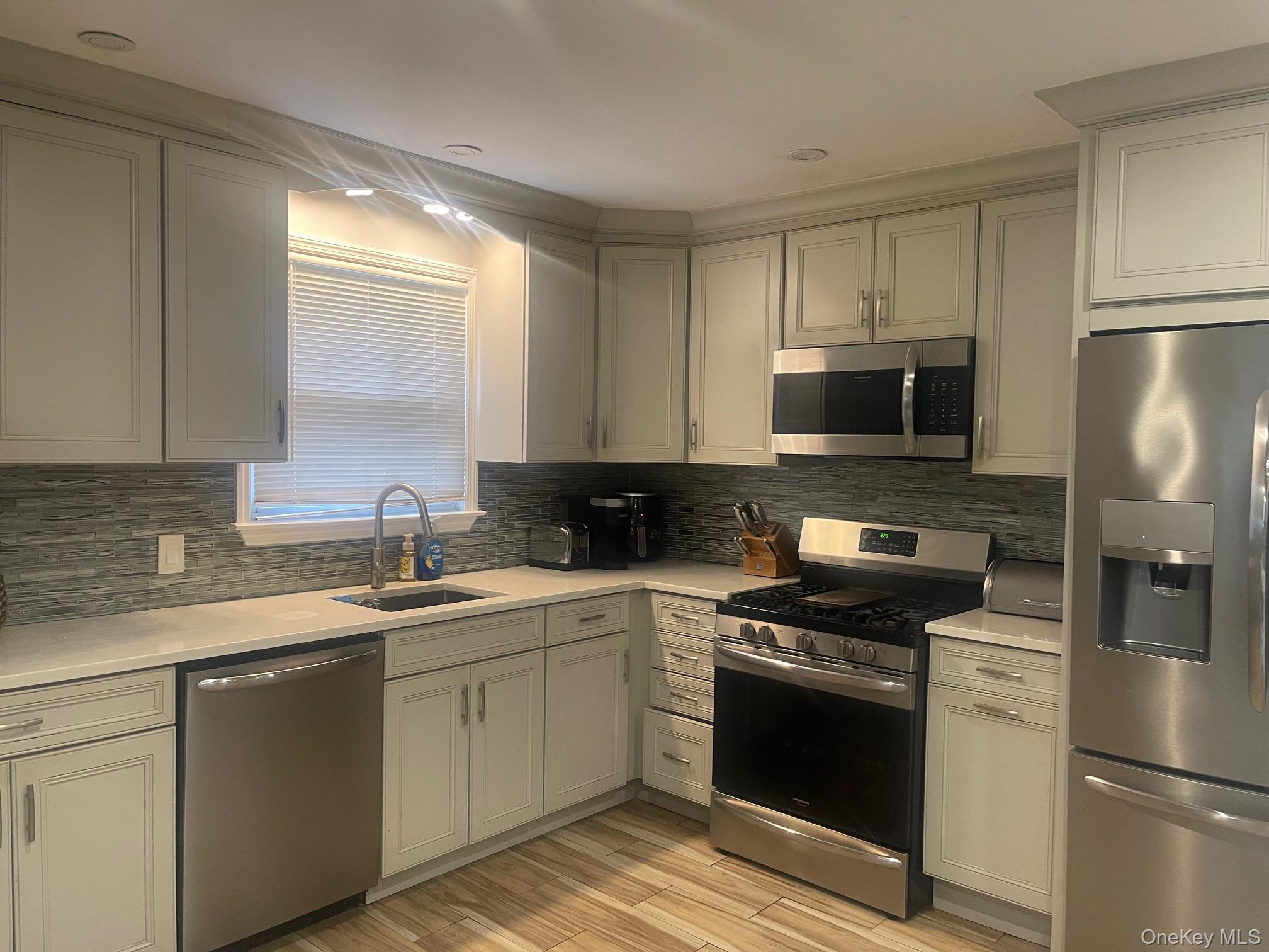 #6 photo, 147 Chase Avenue, Yonkers , NY 10703