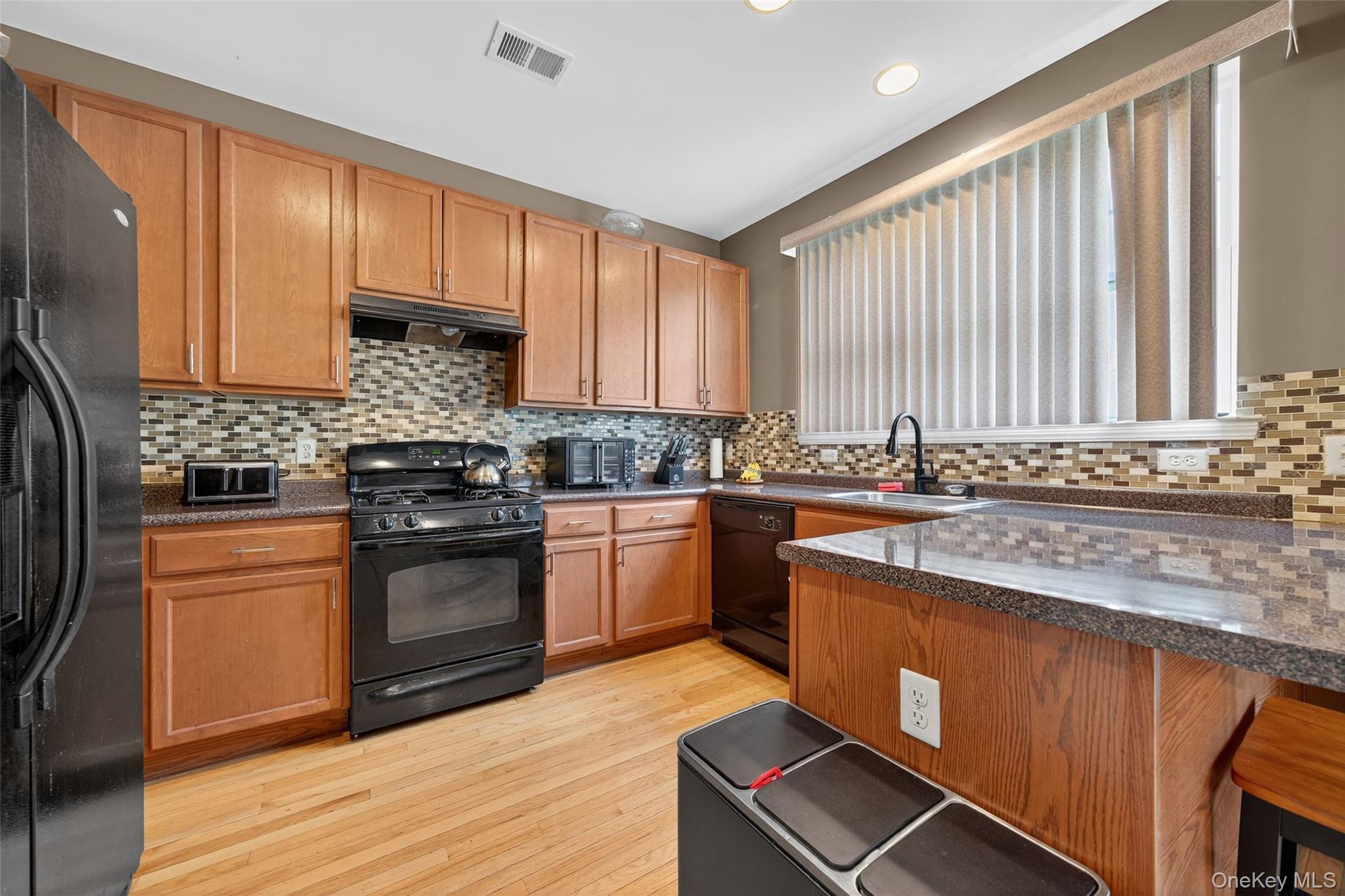 #12 photo, 1404 Hawthorn Way, New Windsor , NY 12553