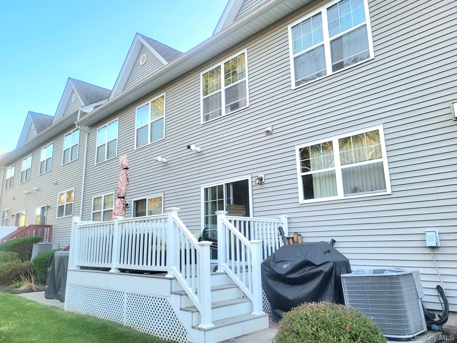 #16 photo, 1404 Hawthorn Way, New Windsor , NY 12553