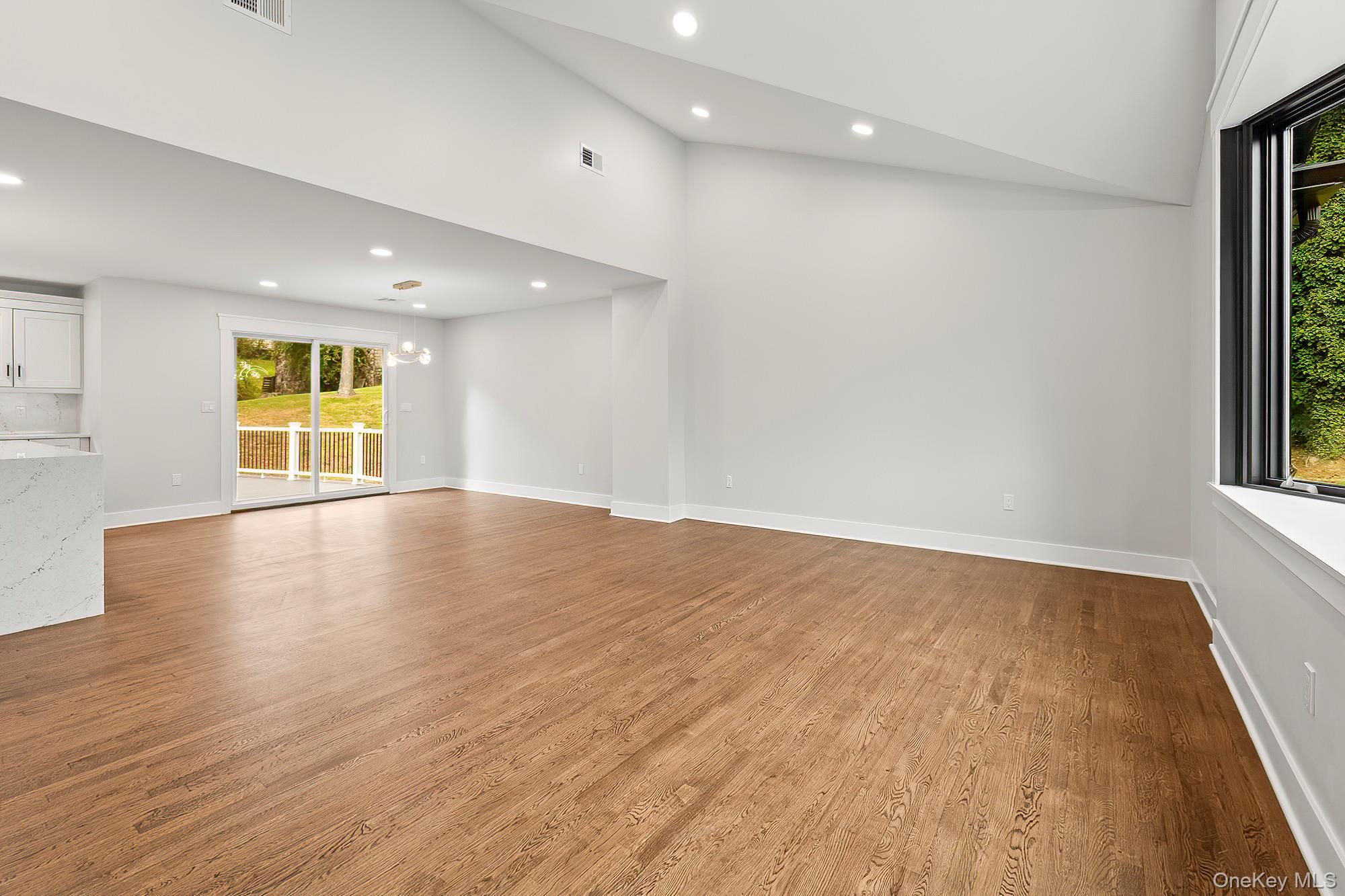 #11 photo, 9 Stadium Road, White Plains , NY 10607