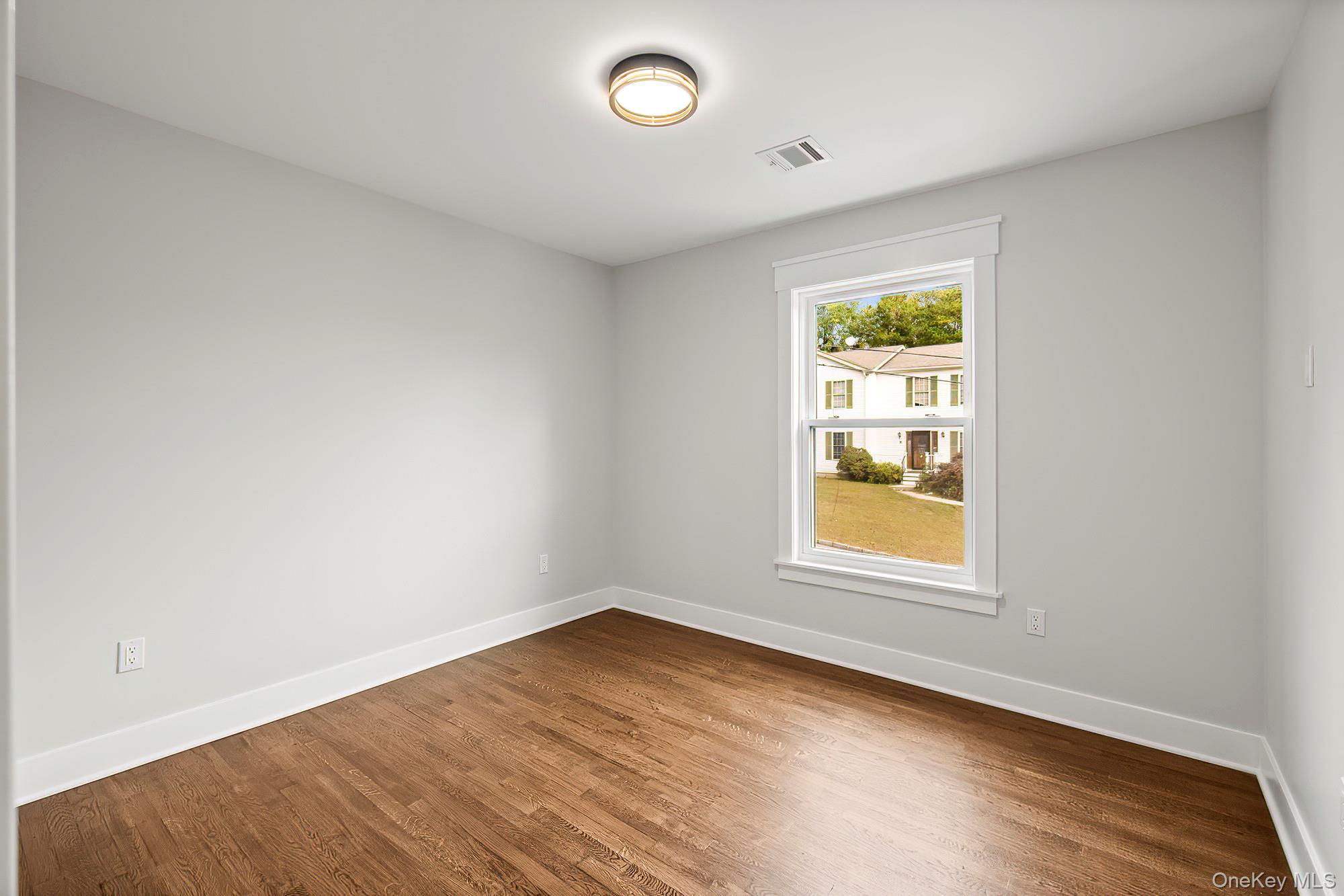 #14 photo, 9 Stadium Road, White Plains , NY 10607