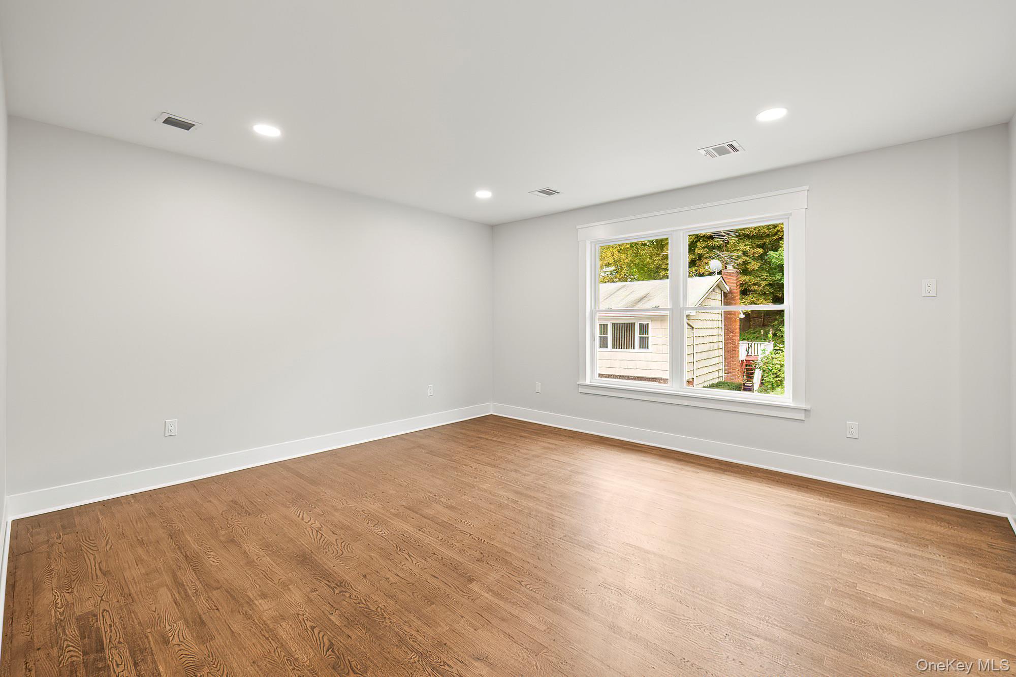 #18 photo, 9 Stadium Road, White Plains , NY 10607