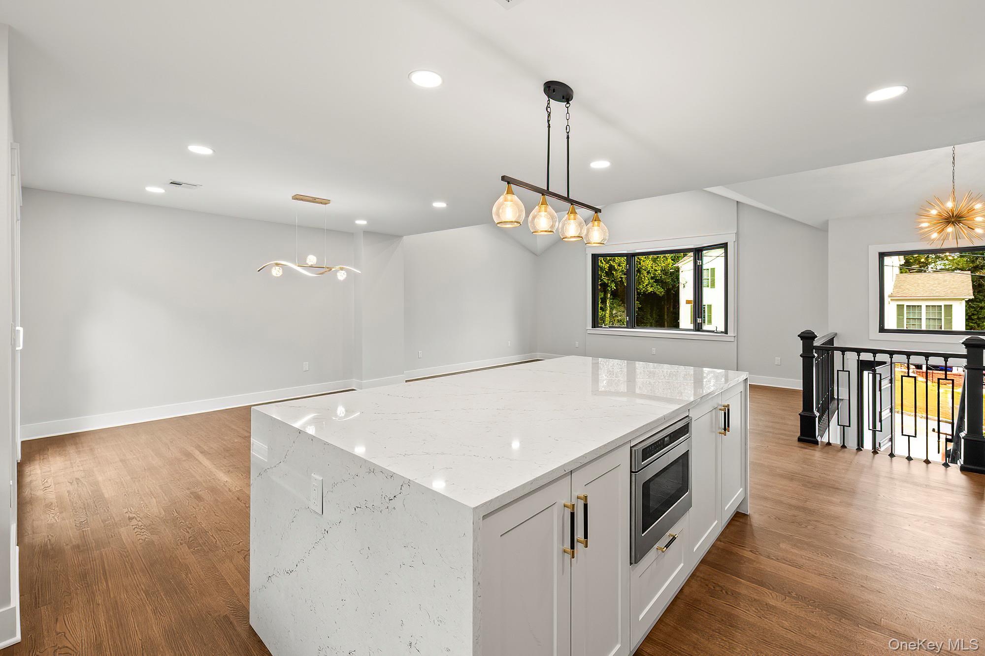 #6 photo, 9 Stadium Road, White Plains , NY 10607