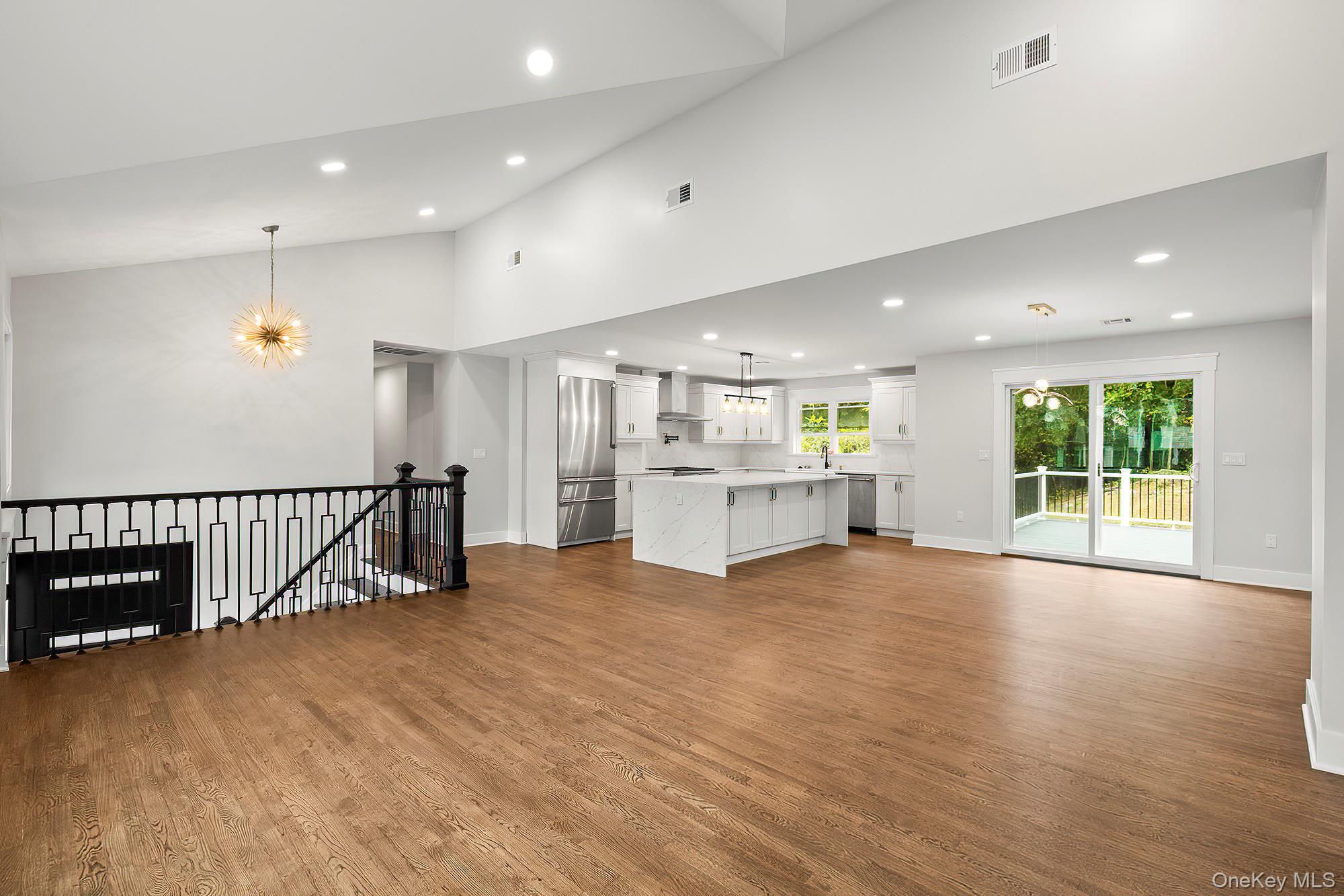 #8 photo, 9 Stadium Road, White Plains , NY 10607