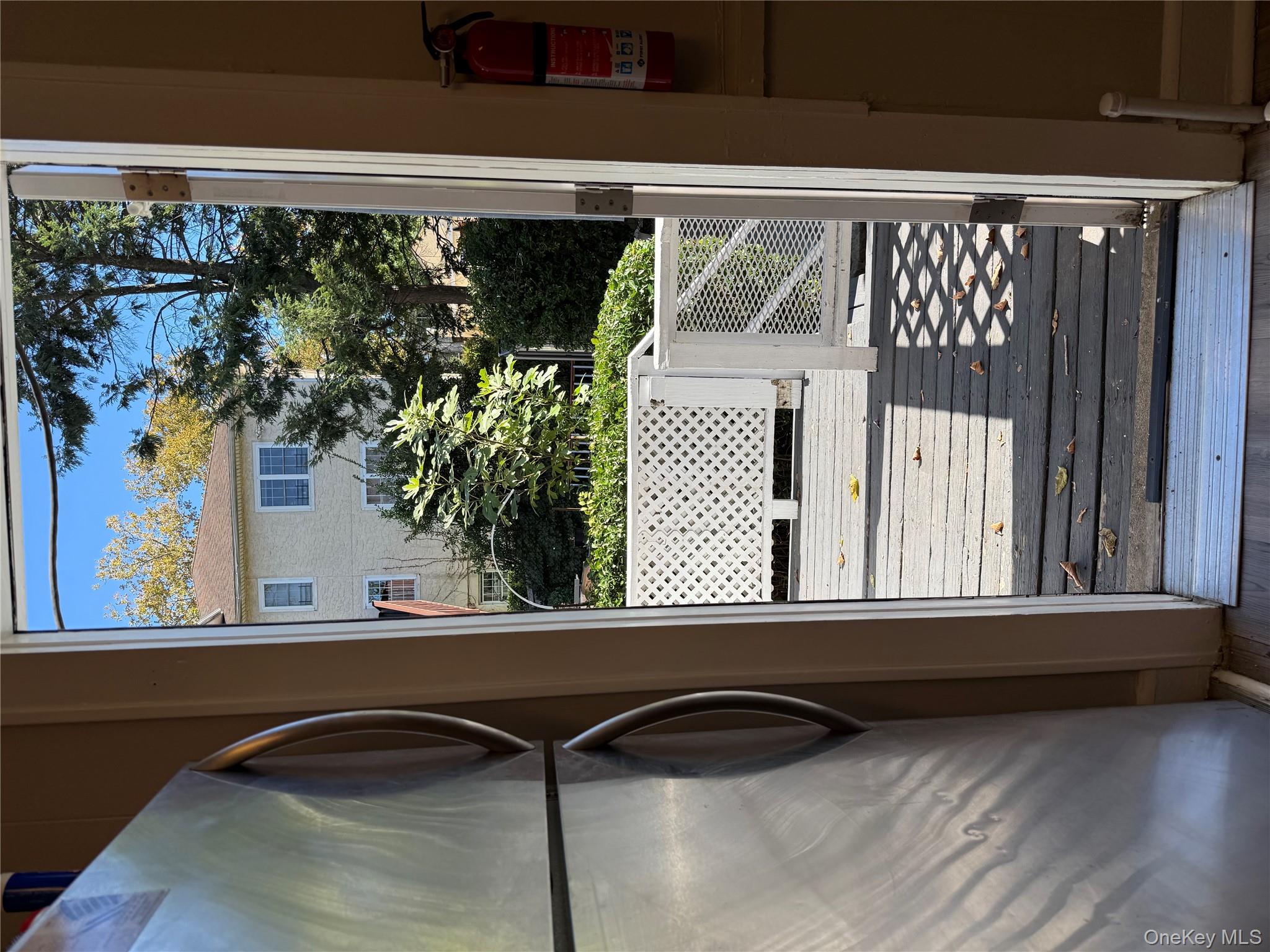 #4 photo, 437 Locust Street, Mount Vernon , NY 10552