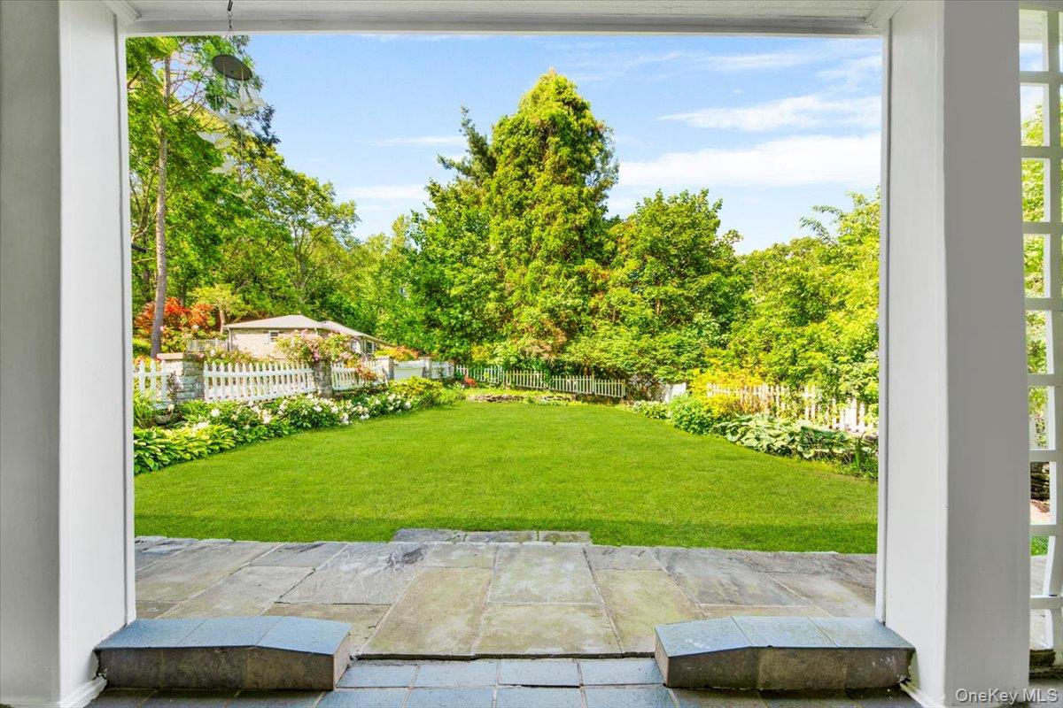 #7 photo, 6 Sunset Lane, Hartsdale , NY 10530