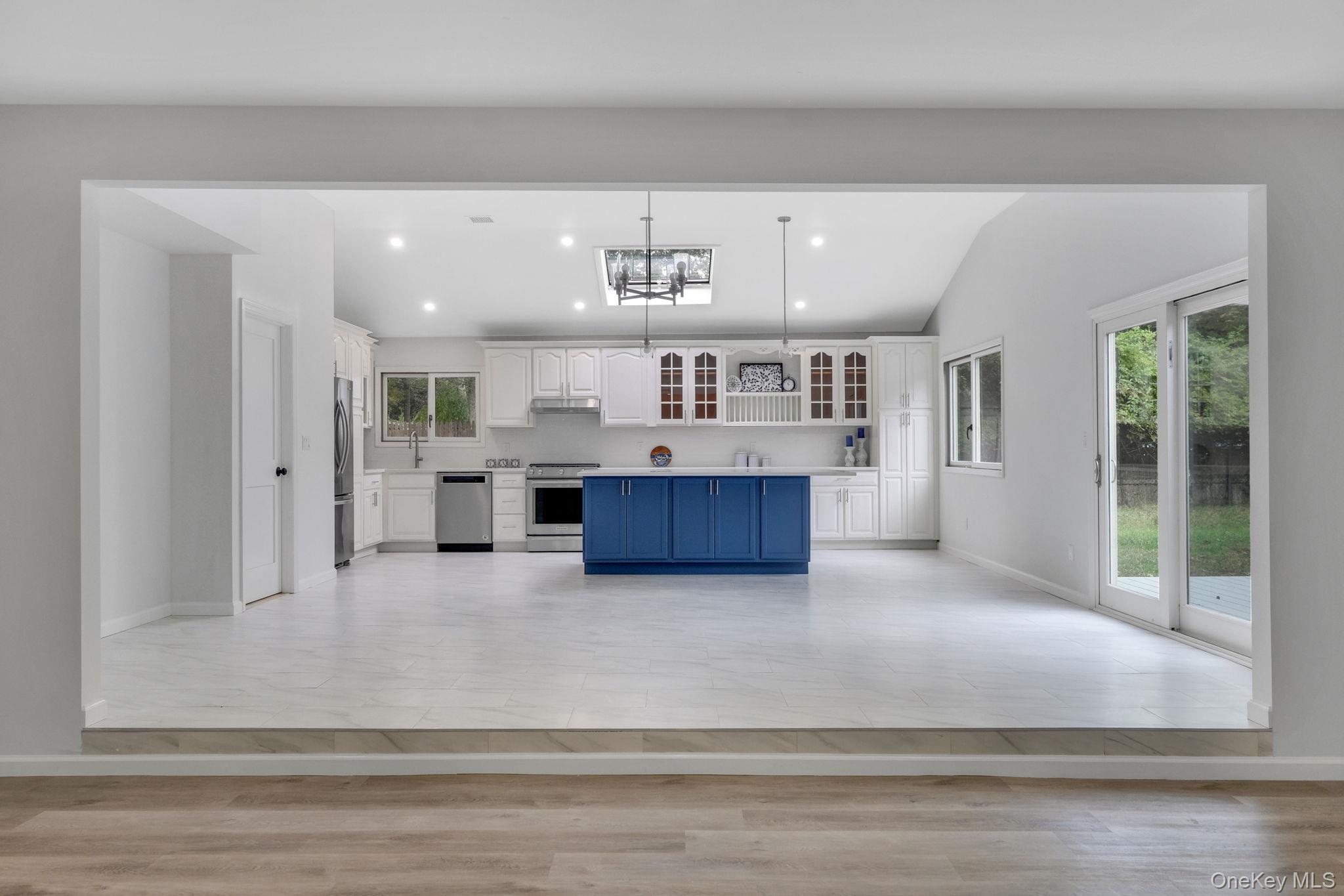 #4 photo, 11 Wildwood Road, サフォーク郡 Ridge , NY 11961