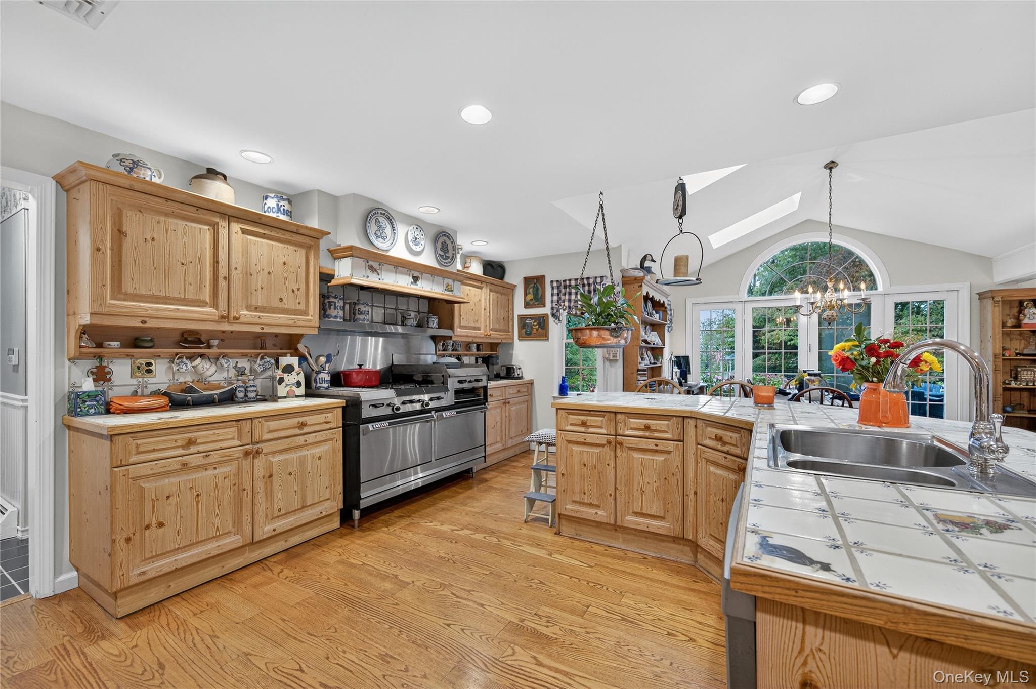 #17 photo, 10 Thorman Lane, Huntington , NY 11743