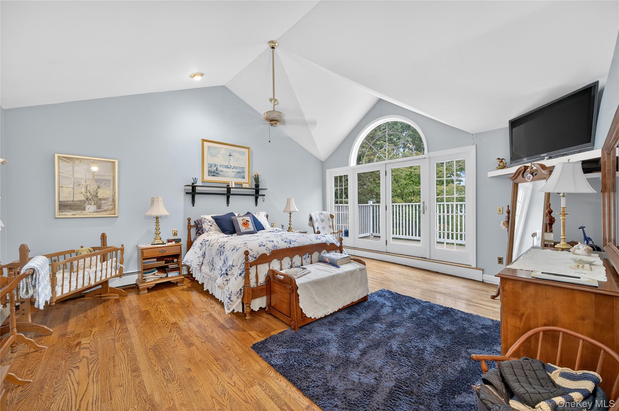 #18 photo, 10 Thorman Lane, Huntington , NY 11743